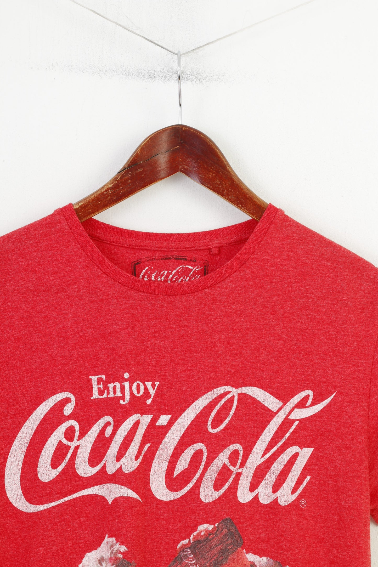 Cedar Wood State Women M Shirt Red Enjoy Coca-cola Christmass Graphic Short Sleeve Cotton Top
