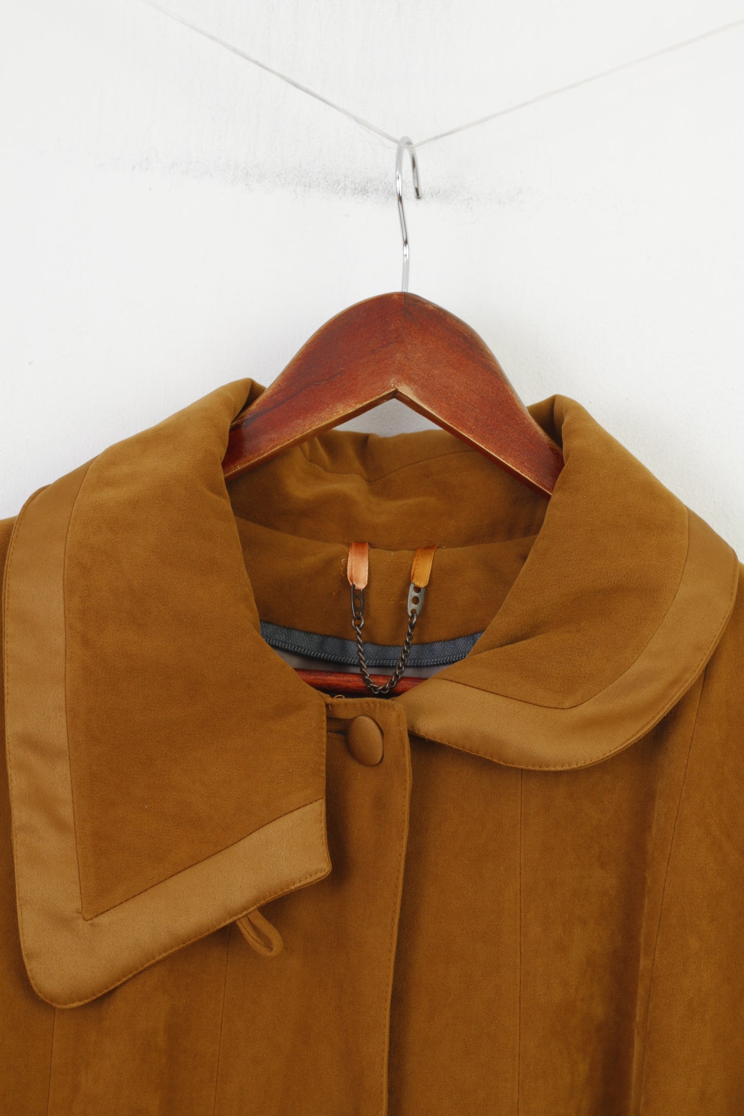 Vintage Woman L Coat Brown Shiny Velvet Bottoned Classic Long Top