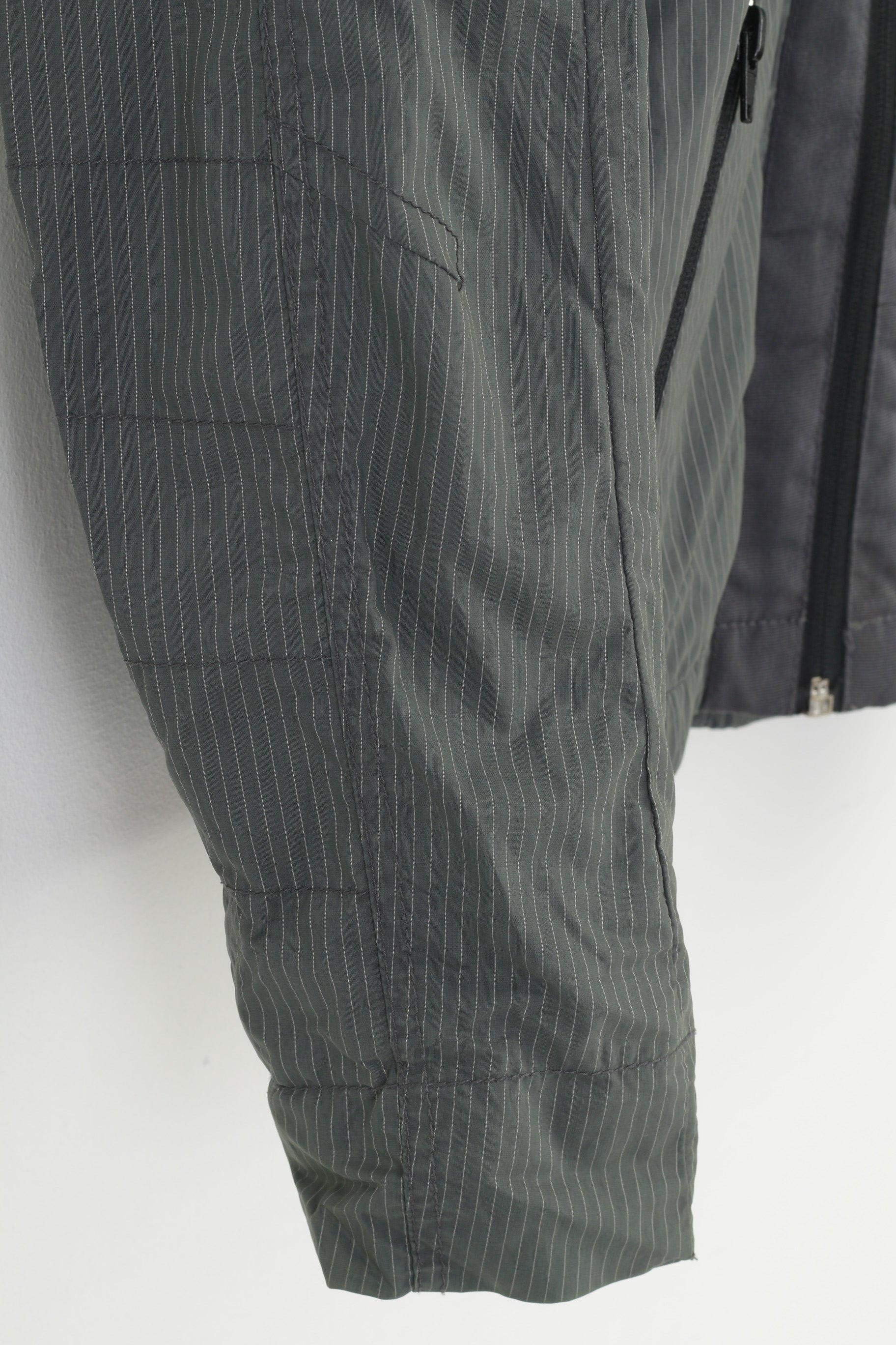 River Island Veste à capuche rayée en nylon imperméable avec fermeture éclair complète pour homme Design vintage avec poches