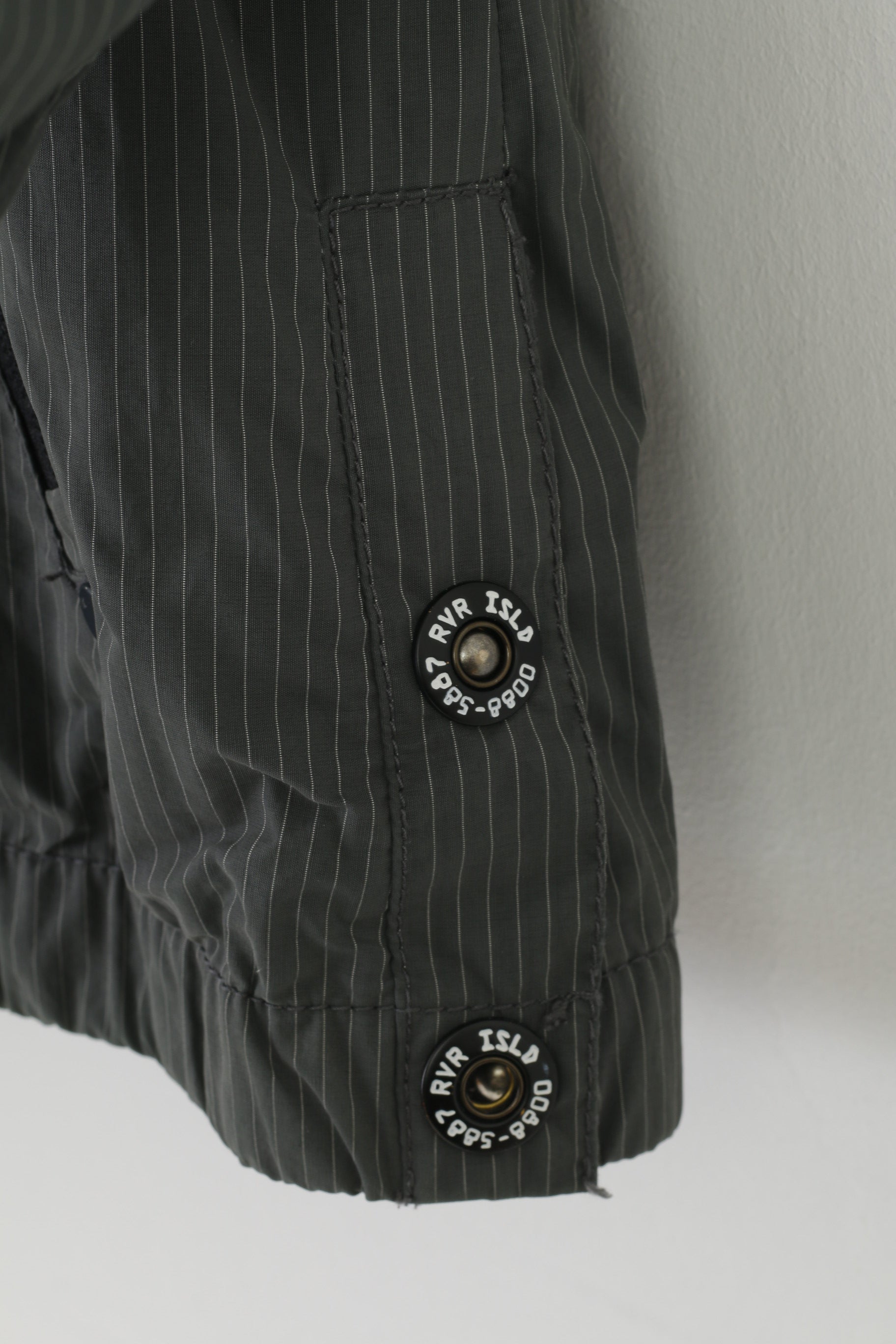 River Island Veste à capuche rayée en nylon imperméable avec fermeture éclair complète pour homme Design vintage avec poches