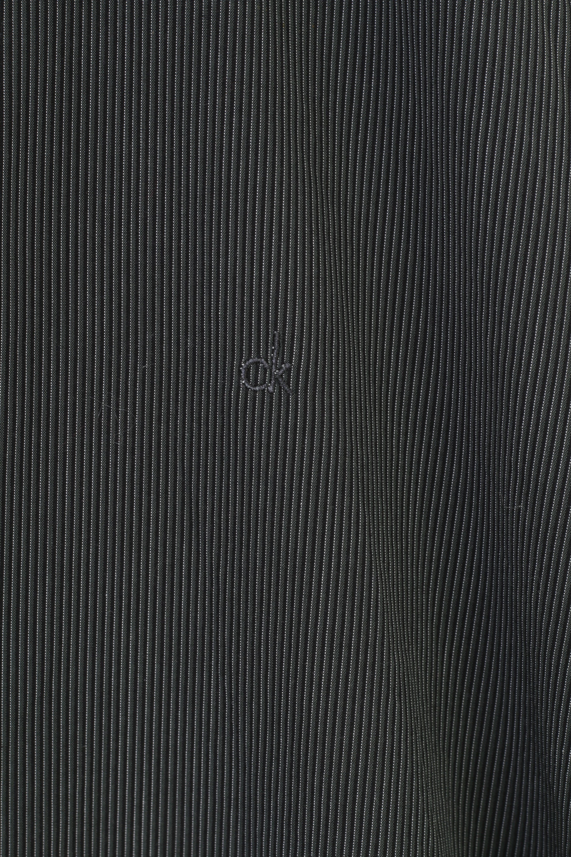 Calvin Klein Hommes 40 15.75 Chemise décontractée rayée Coupe ajustée Gris foncé Coton Col à manches longues Haut