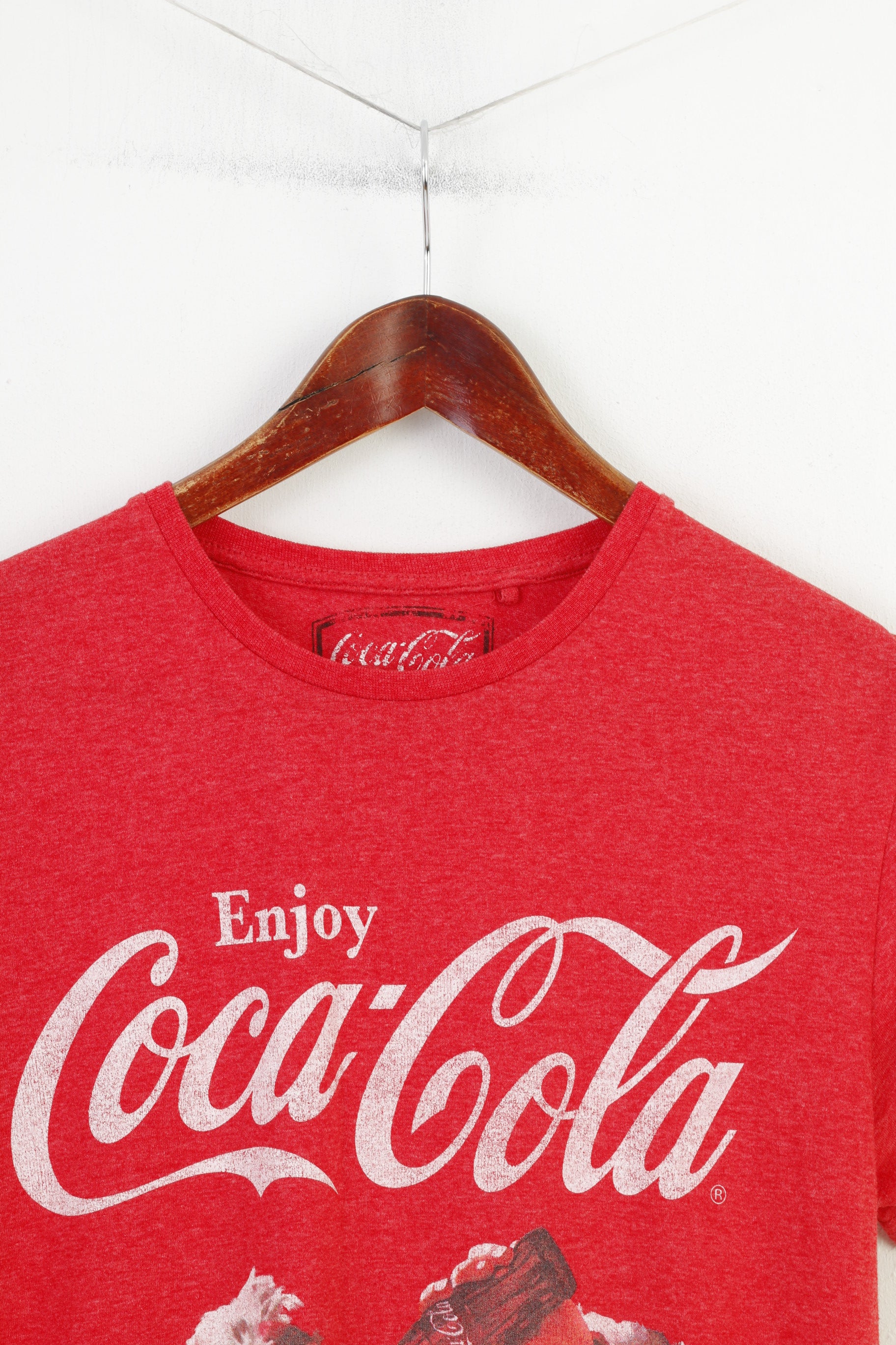 Camicia M da donna Cedar Wood State Red Enjoy Coca-cola Christmass Graphic Top in cotone a maniche corte 