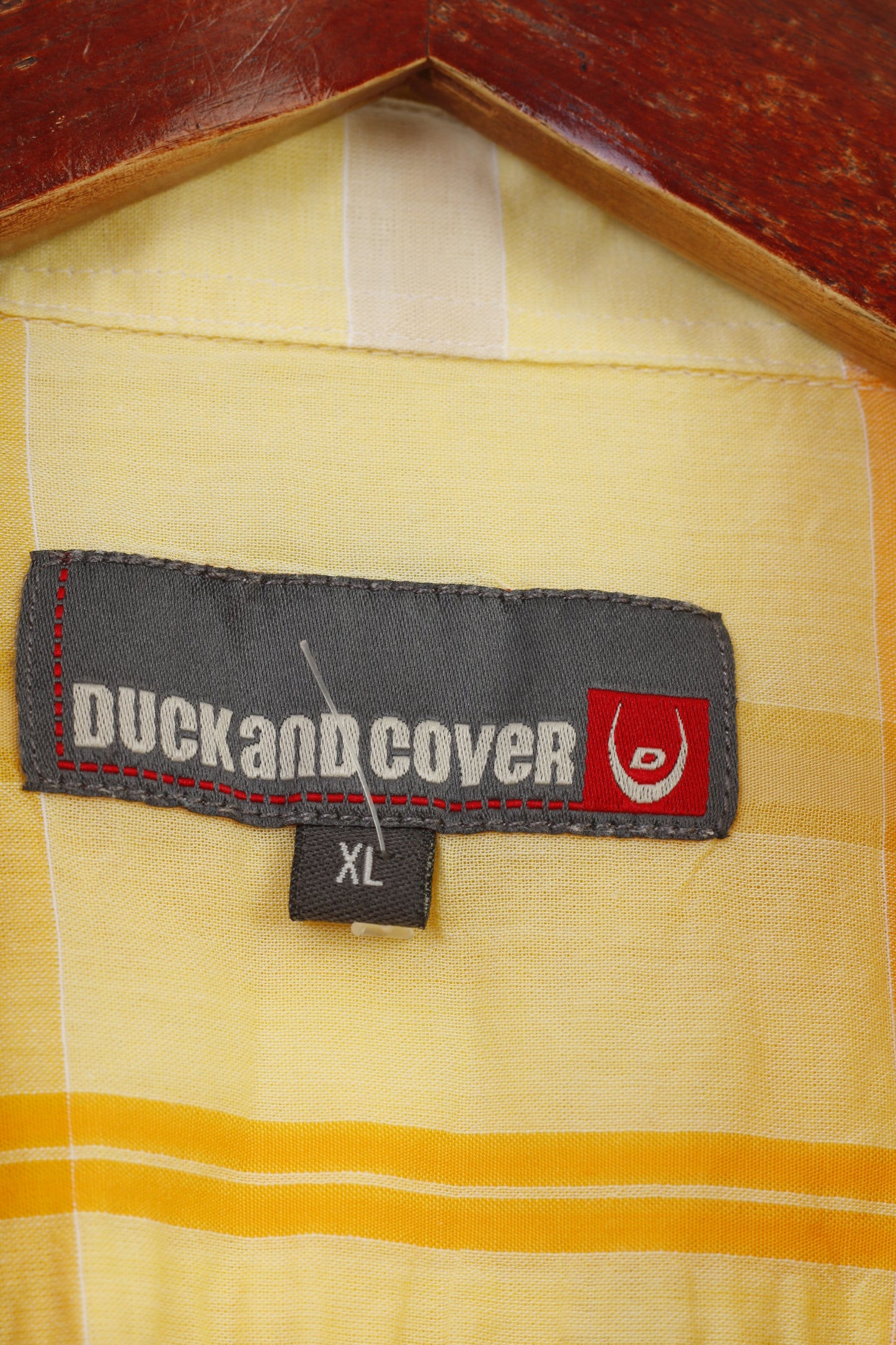 Duck and Cover Chemise décontractée XL à manches courtes en coton avec poches classiques pour homme Jaune