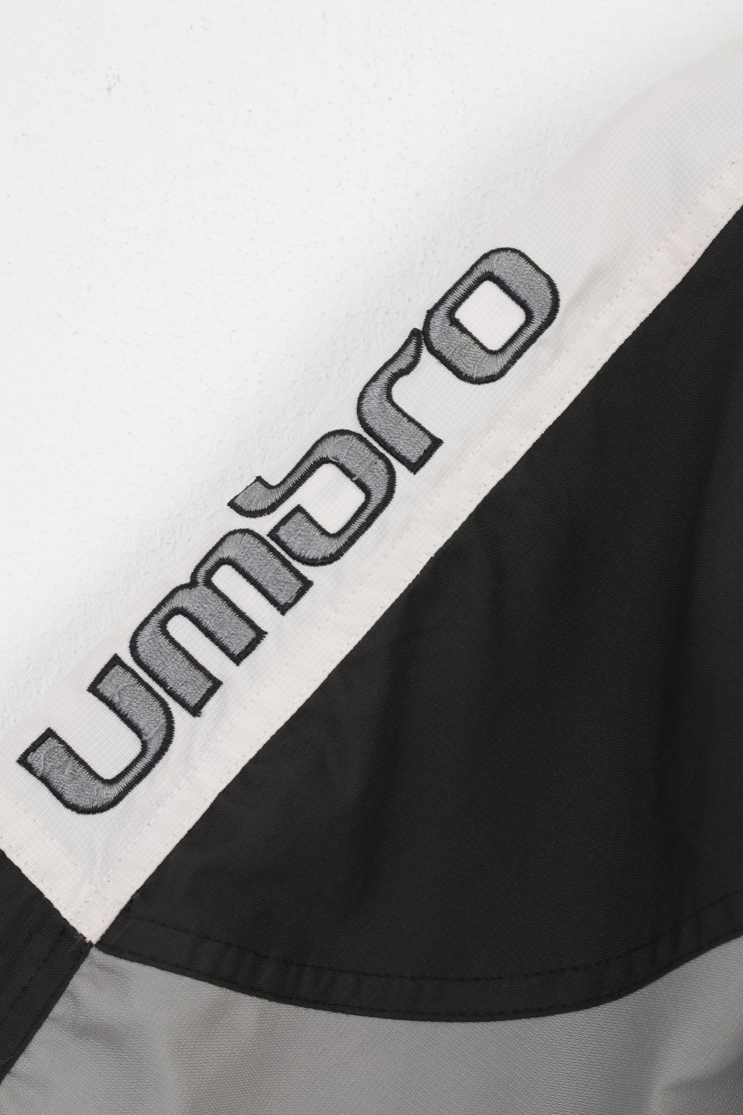 Umbro Boys 140 Jacket Full Zipper Sport Black Grey Outwear Vintage Top