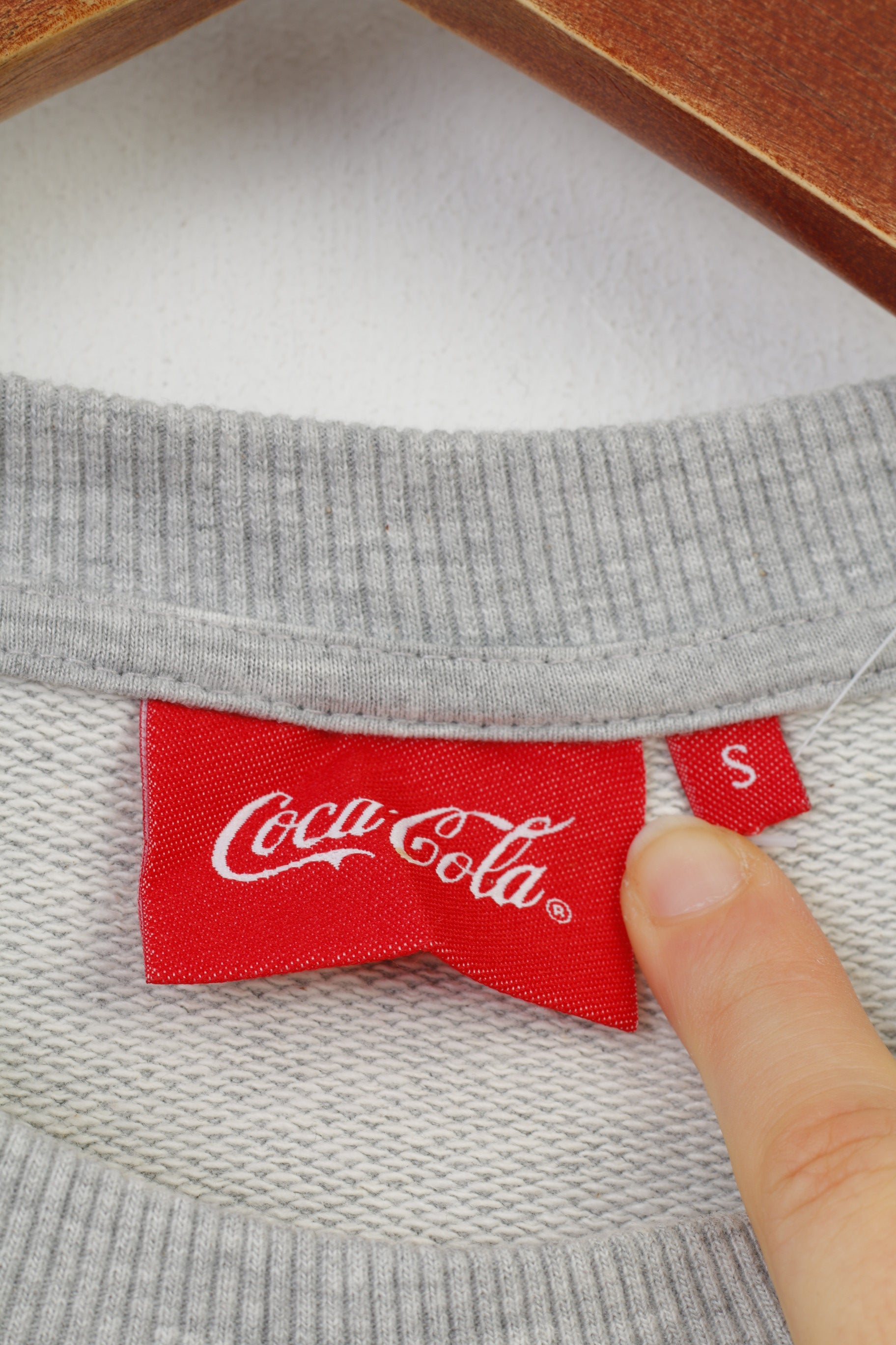 Cedar Wood State Men S Sweatshirt Grey Graphic Coca Cola Santa Crew Neck Vintage Top