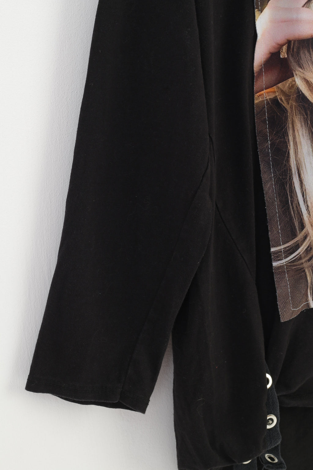 Vintage Women L Shirt Long Sleeve Crew Neck Black Graphic Vintage Classic Cotton Top