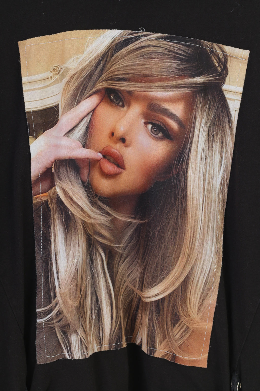 Vintage Women L Shirt Long Sleeve Crew Neck Black Graphic Vintage Classic Cotton Top