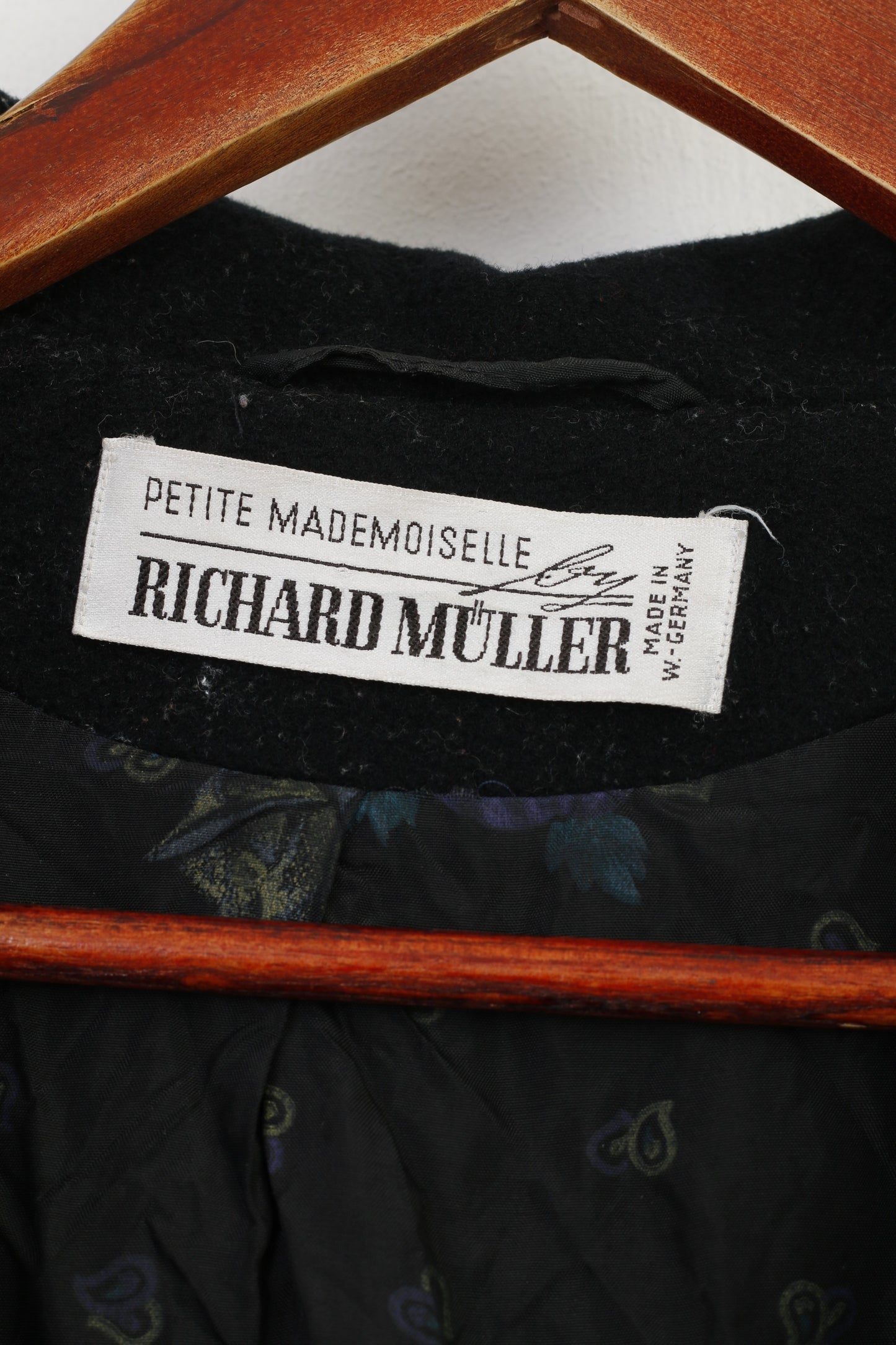 Richard Muller Petite Mademoiselle Woman M Manteau Noir Laine Boutons Allemagne De l'Ouest Top