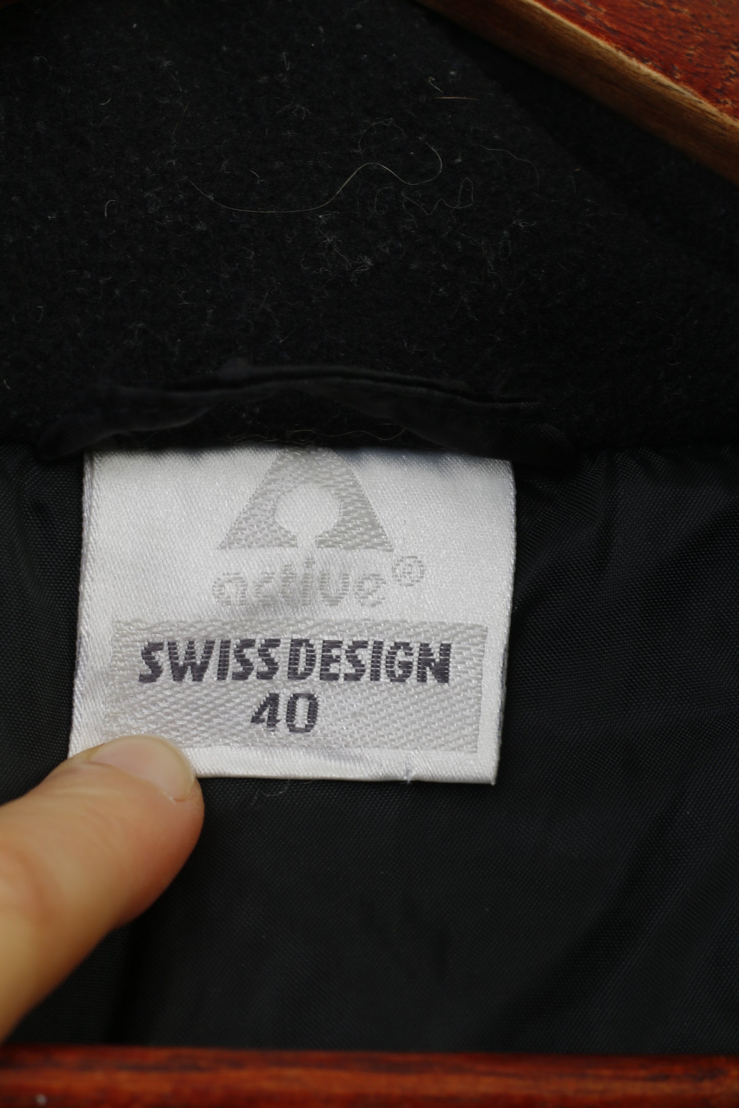 Giacca da donna Active Design svizzero da 40 L. Top vintage in nylon retrò con cerniera intera