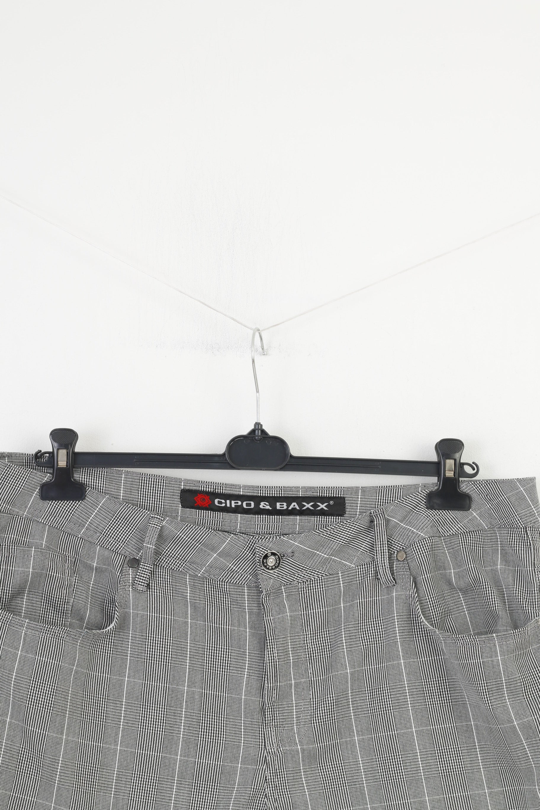 Cipo&amp;Baxx Short d'été à carreaux blanc et noir pour homme 40 34