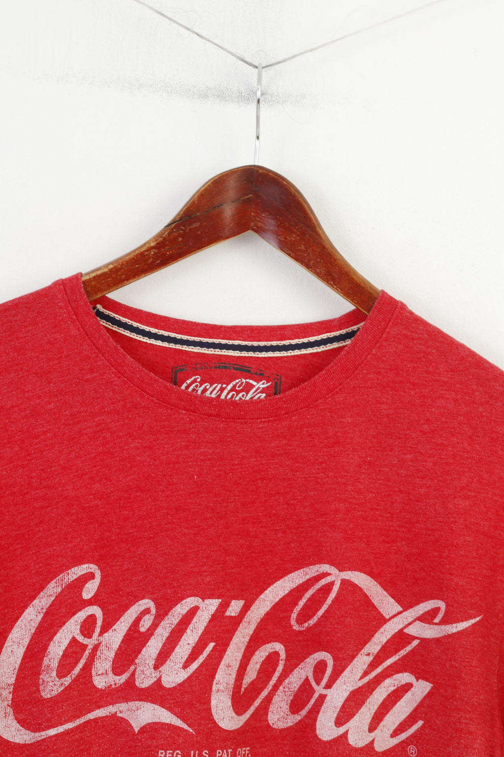 Coca Cola Men M T-Shirt Red Cotton Logo Graphic Classic Tee Crew Neck Vintage Top