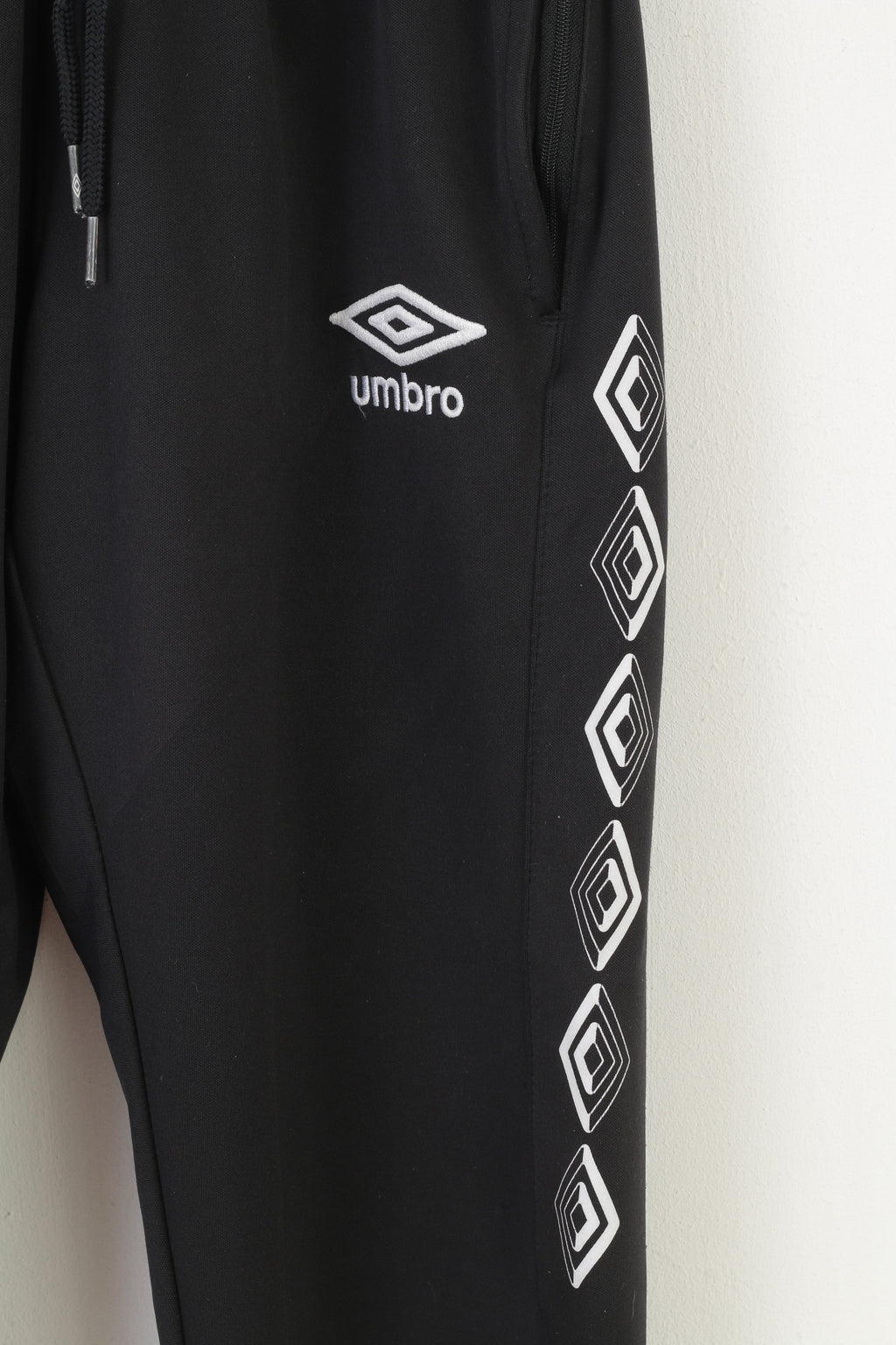 Umbro Pantalon de survêtement pour garçon S 10 ans Noir Sports Training Football TUIL Pantalon actif