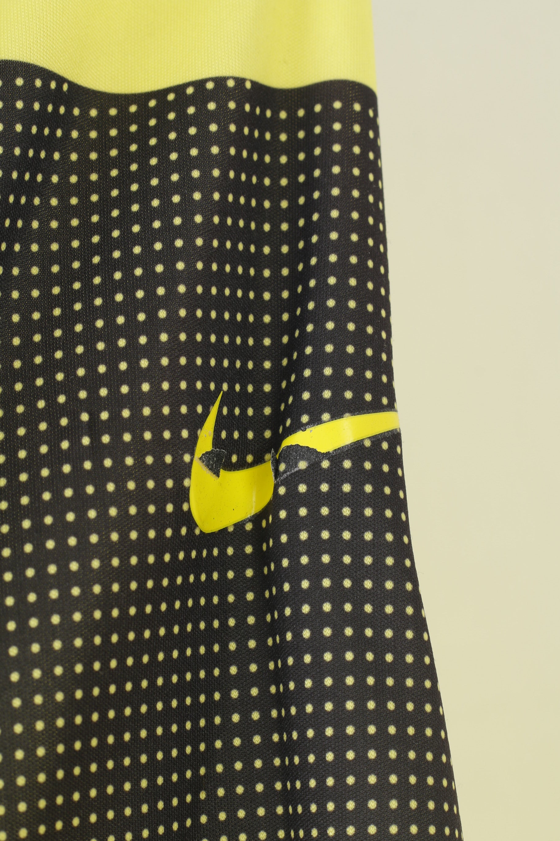 Nike Men L Shirt Yellow Fit Dry Sport Football Jersey Top