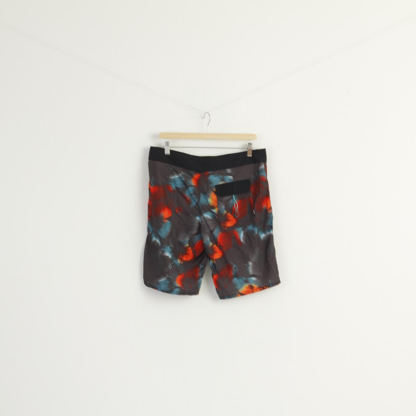 Reef Men 33 Shorts Multicolor Surf Sportswear Summer Bermuda