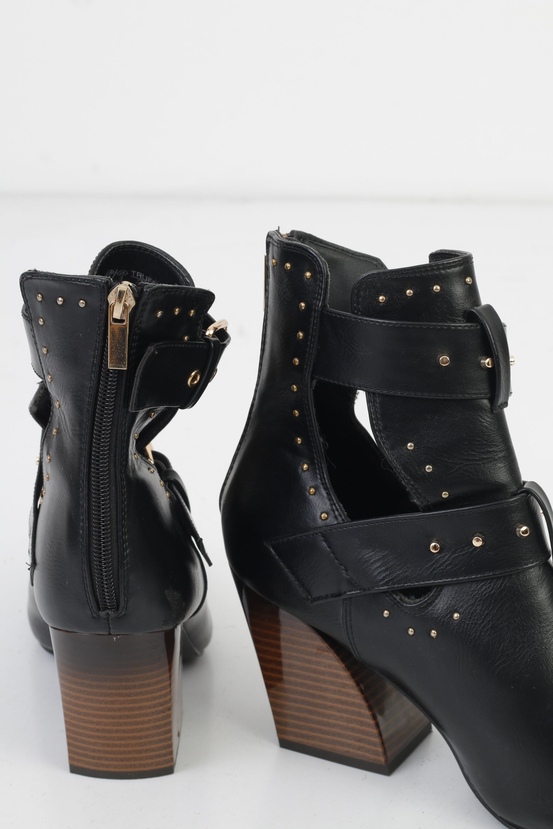 Truffle Collection Woman 40 Heeled Booties Black Buckles Back Zipper Shiny Leather Shoes