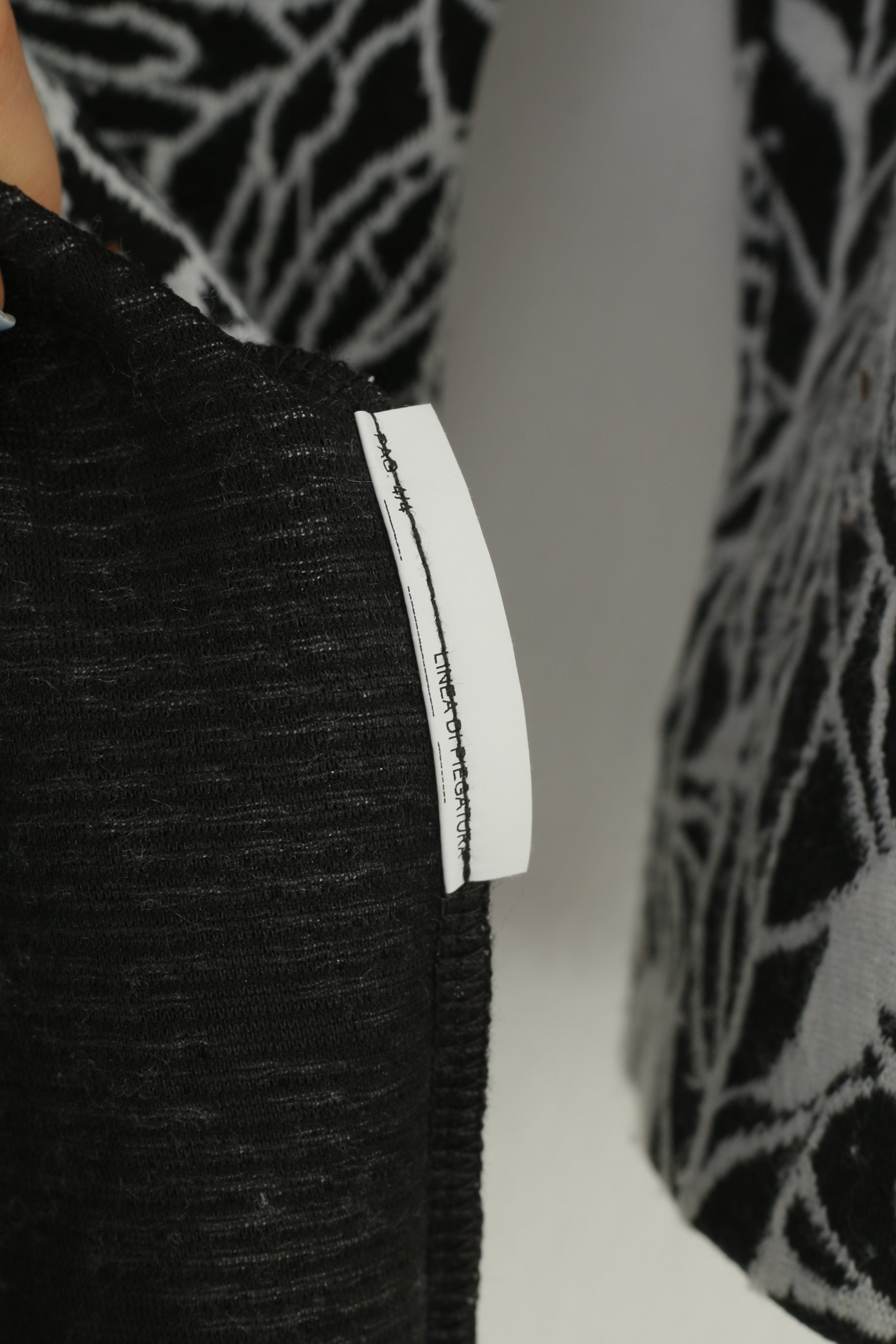 Armani Jeans Femme 42 M Robe Noir Imprimé Fleur Manches Longues Dos Fermeture Éclair Col Rond Coton