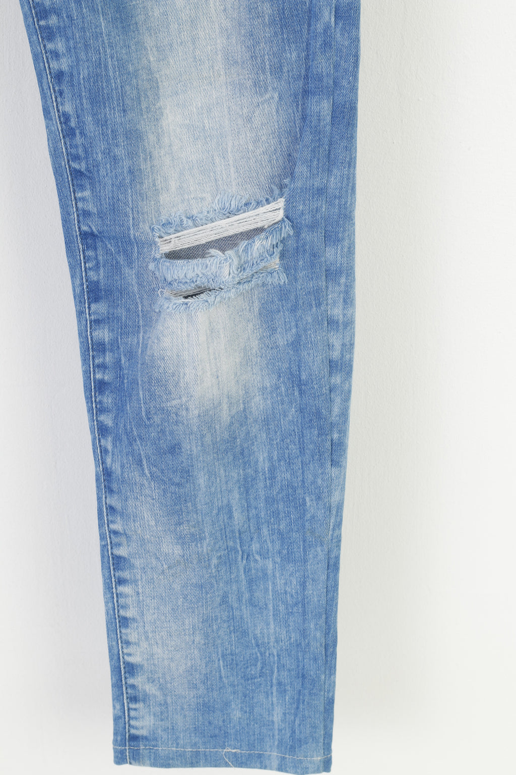 Cipo & Baxx Jean Pour Femme, Coupe Ajustée, Coupe Droite, Coupe Droite, Design Raffiné, Look époustouflant, Sensation Agréable, Cbw-0639 Bleu, 25W / 32L