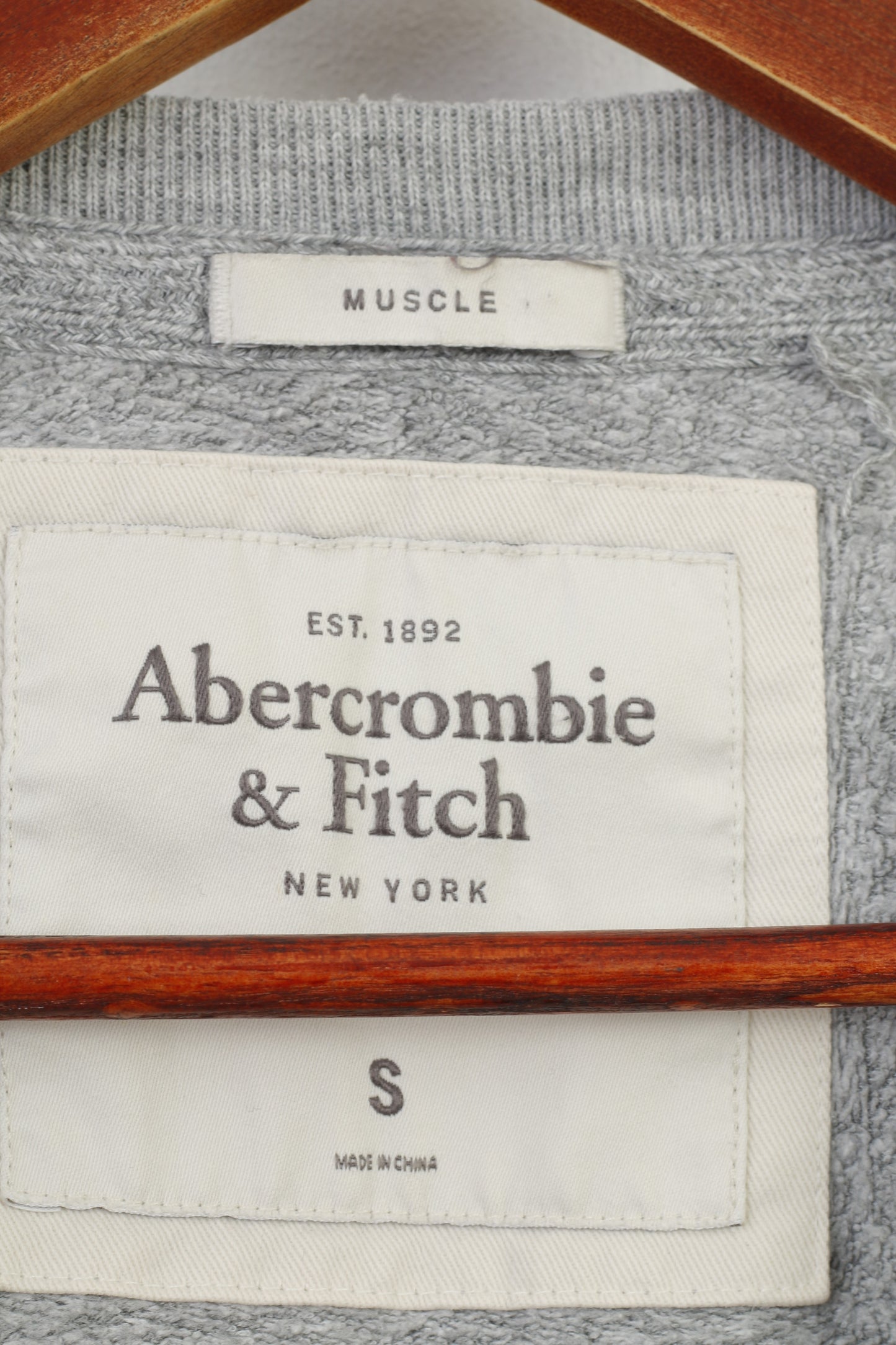 Felpa da uomo Abercrombie &amp; Fitch, top vintage ricamato in cotone grigio muscoloso, girocollo