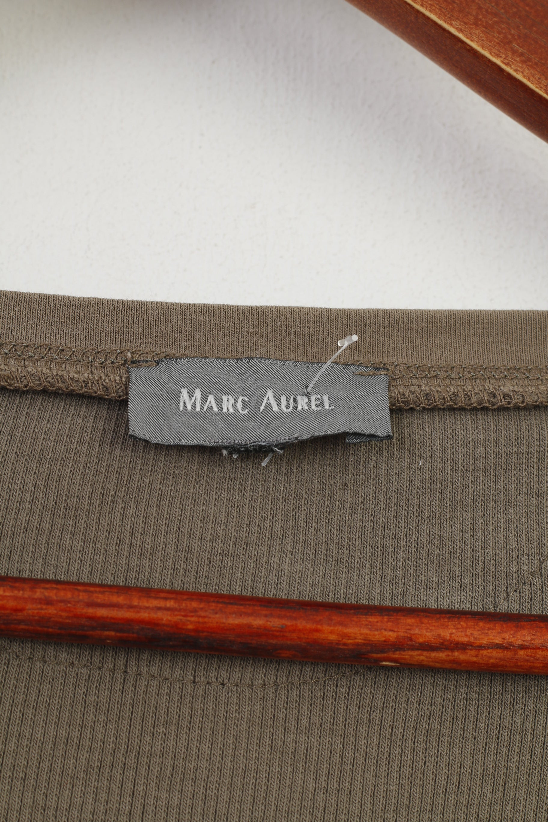 Marc Aurel Maglietta da donna a maniche corte in cotone elasticizzato color kaki con fiori stampati e scollo a V. Top vintage a maniche corte