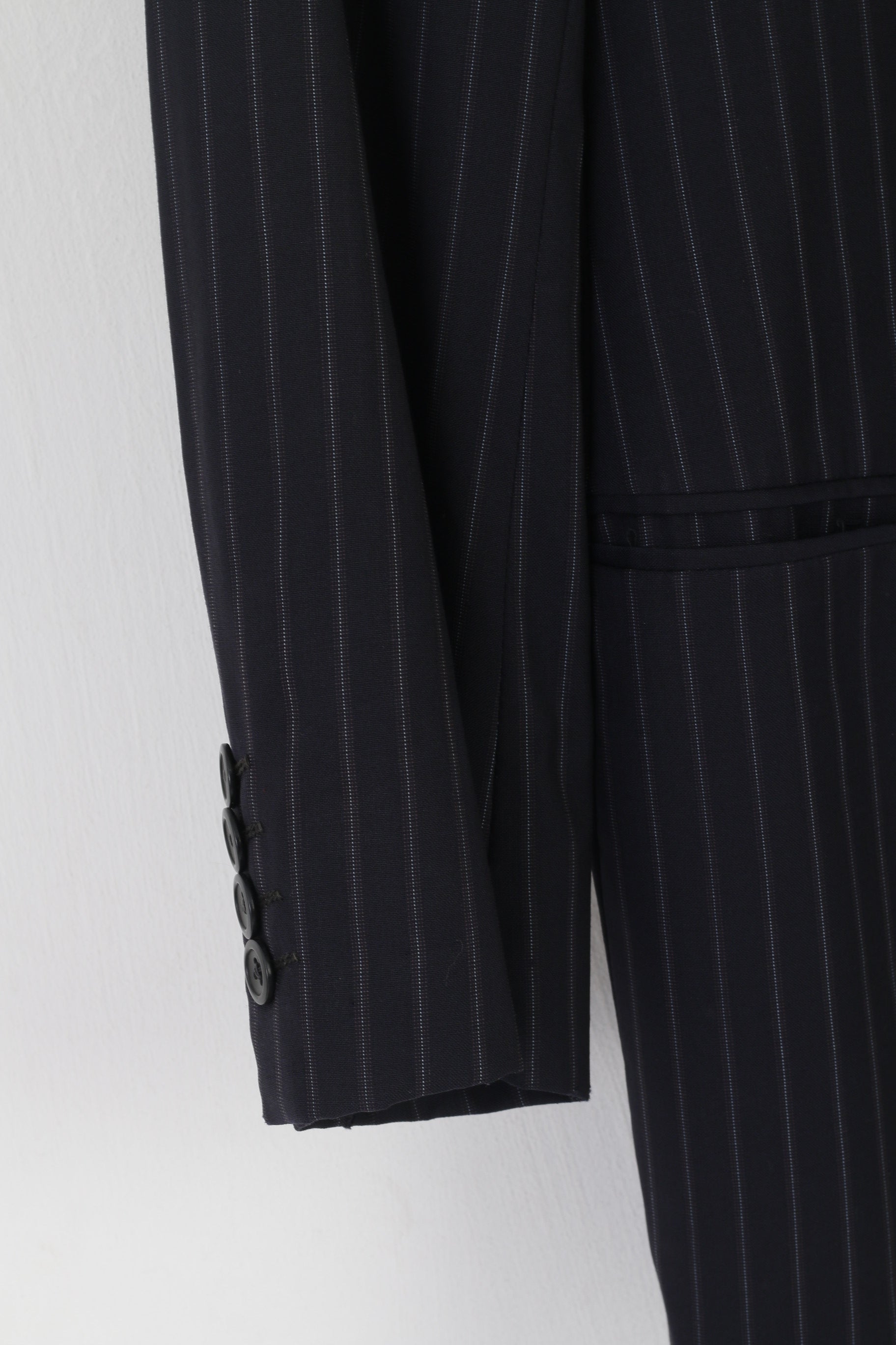 Armani Collezioni Men 40 Blazer Navy Striped Wool Made in Italy Single Breasted Jacket
