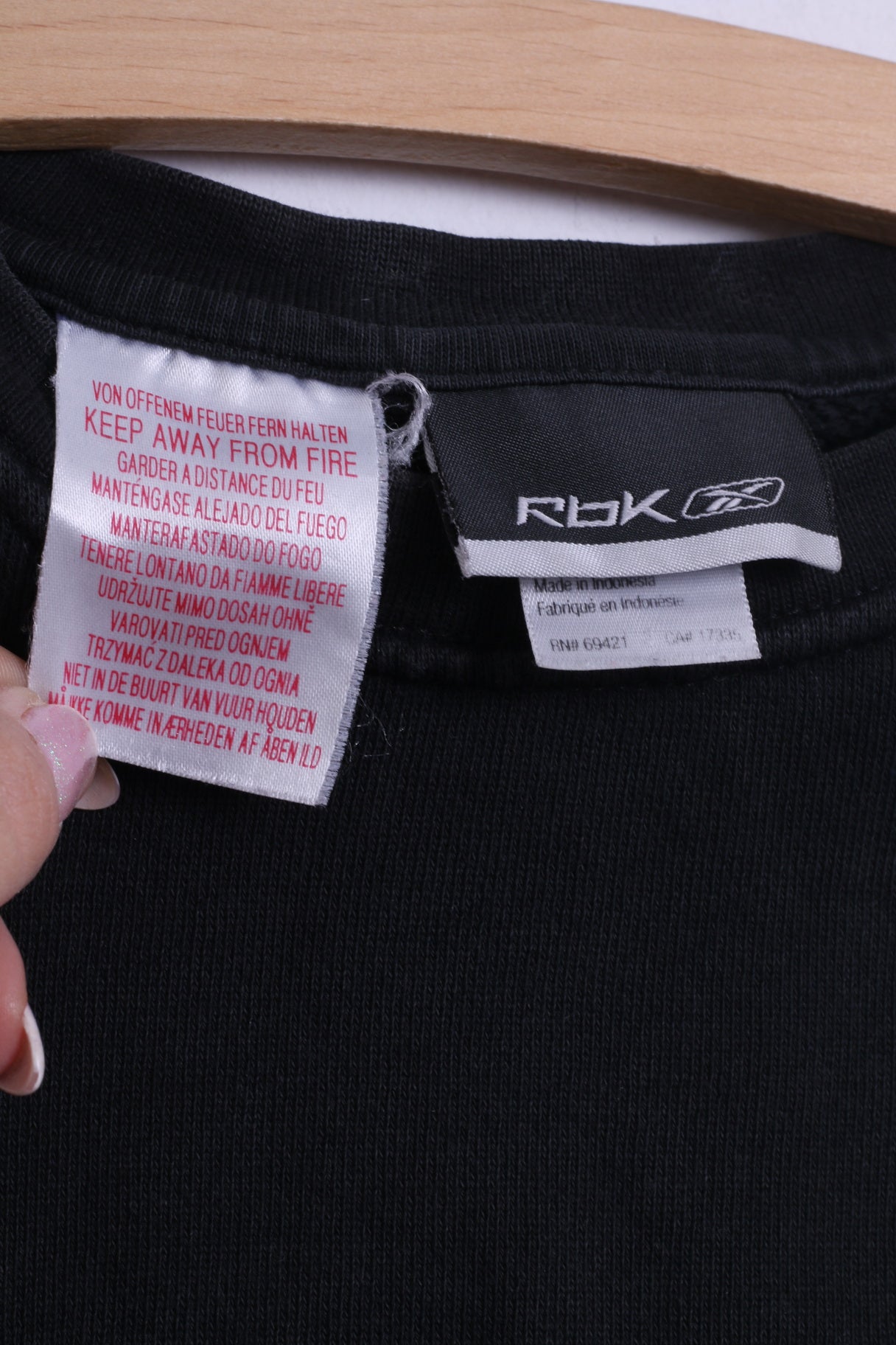 Reebok Boys 16 age Sweatshirt Black Cotton Crew Neck Grapgic Logo Top