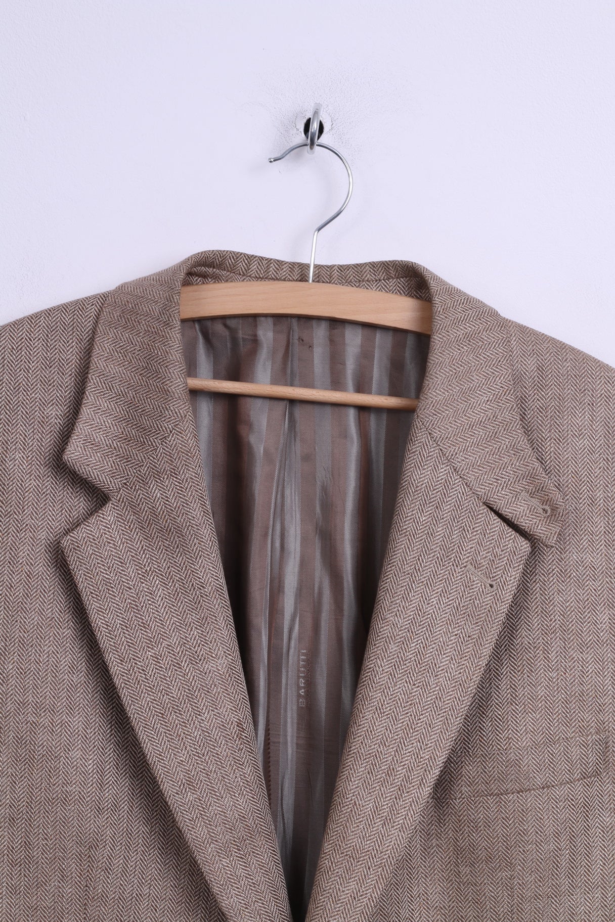 Mario Barutti Mens 54 XL Blazer Beige Silk Herringbone Pads Single Breasted Jacket