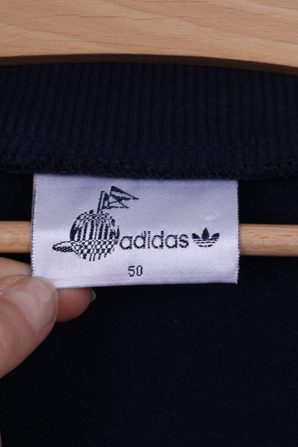 Adidas Sweat-shirt 50 M pour homme en nylon bleu marine vintage avec boutons détaillés et col en V