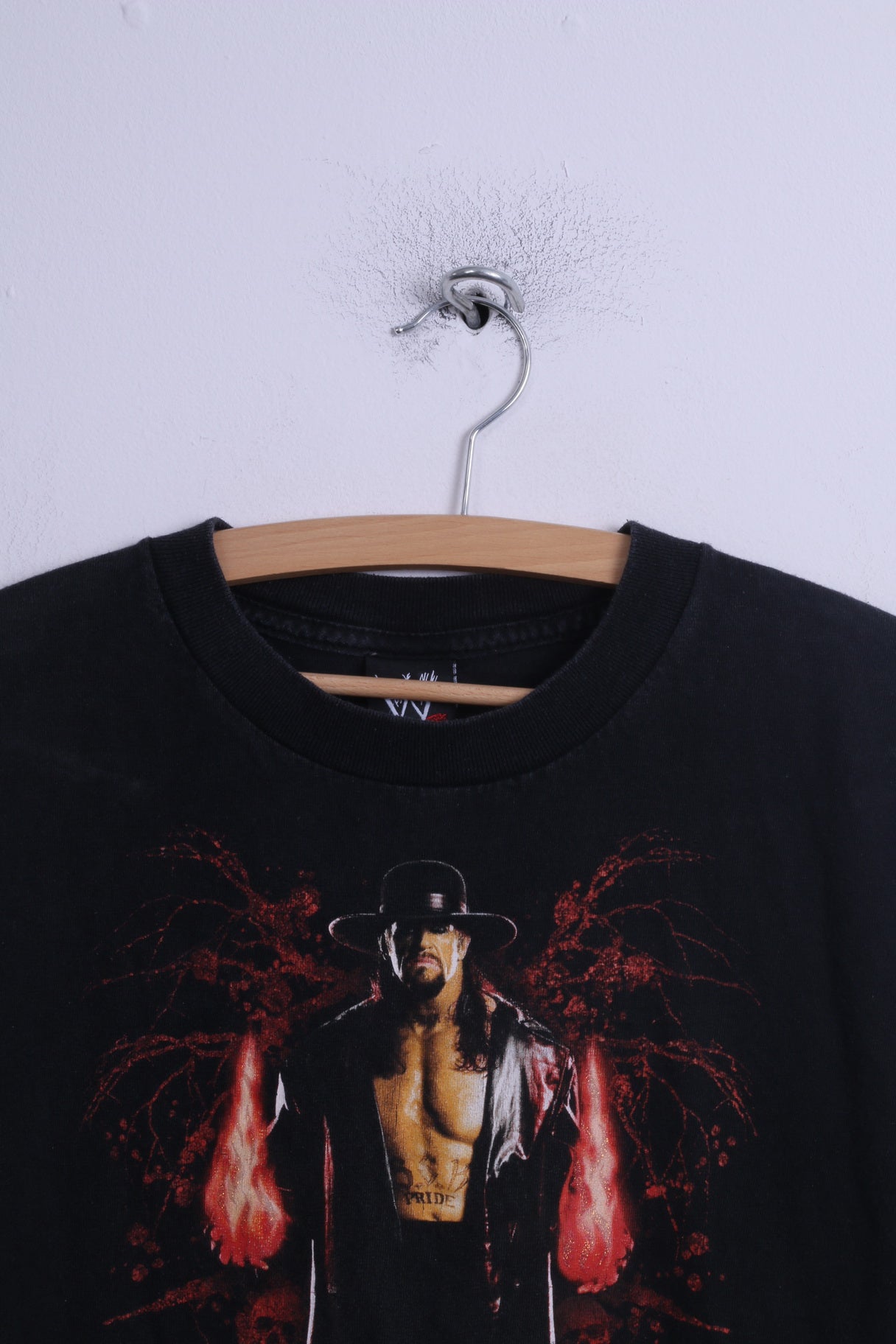 Fifth Sun Mens L (XS) T- Shirt Black Cotton World Wrestling Licensed Product