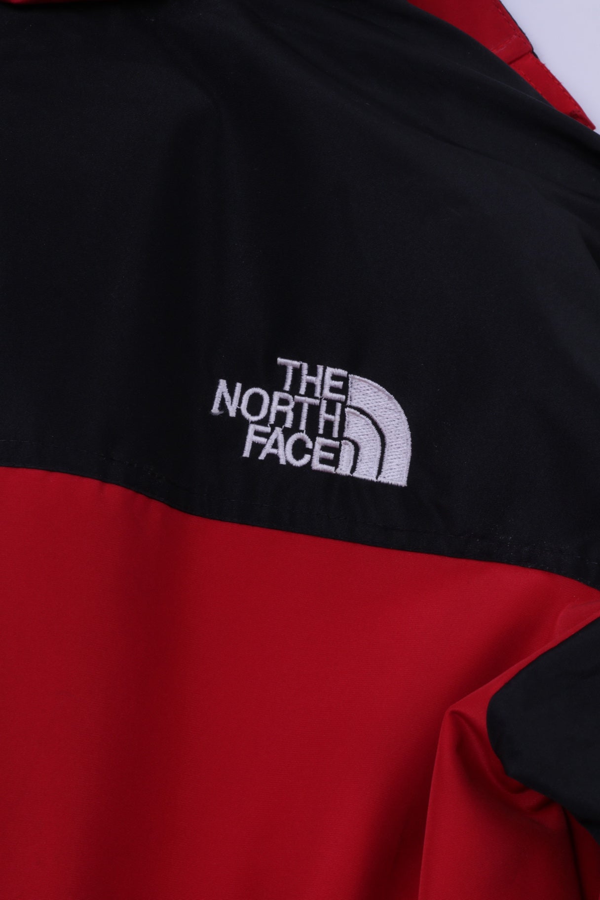 The North Face Veste XL (S) pour femme en nylon rouge avec fermeture éclair et capuche pour l'extérieur