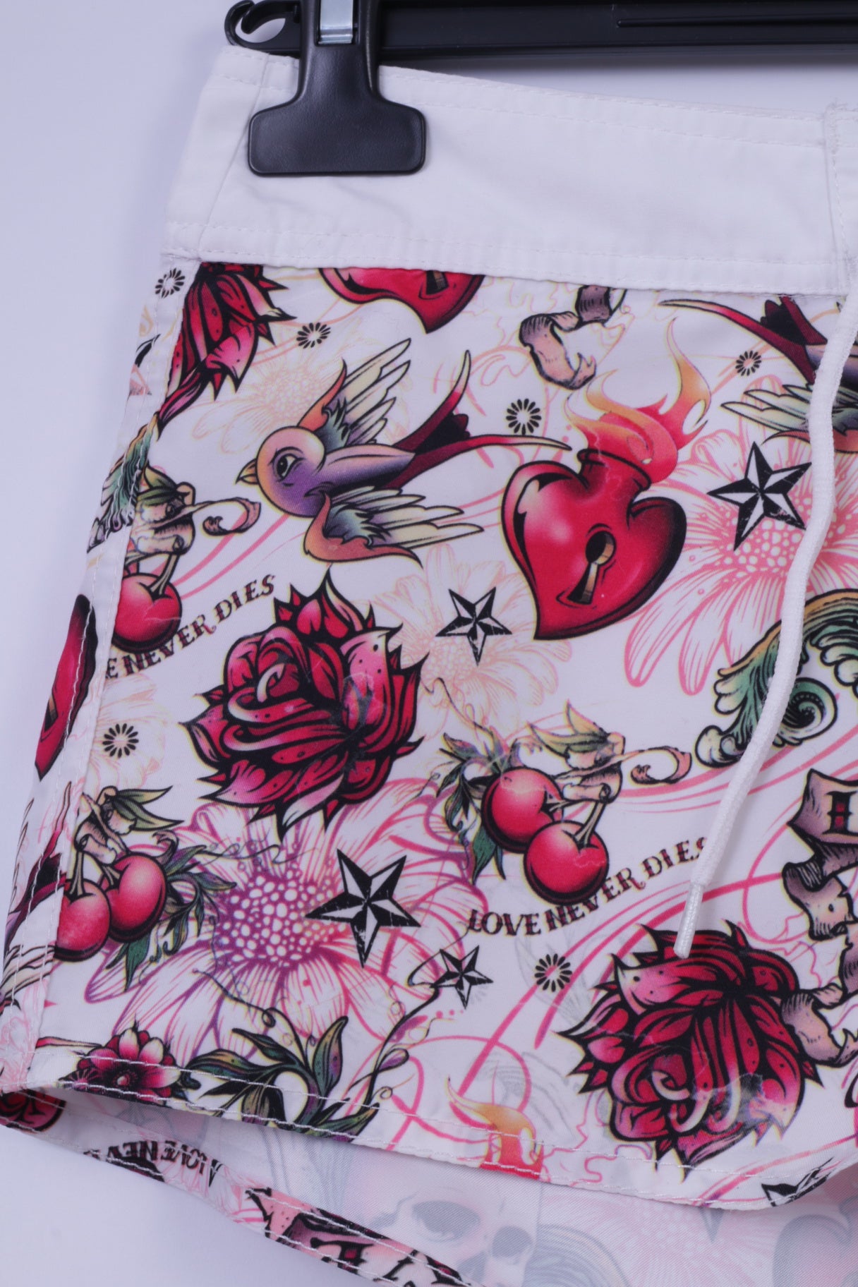 New Yorker Womens S Shorts White Skulls Love Never Dies Printed