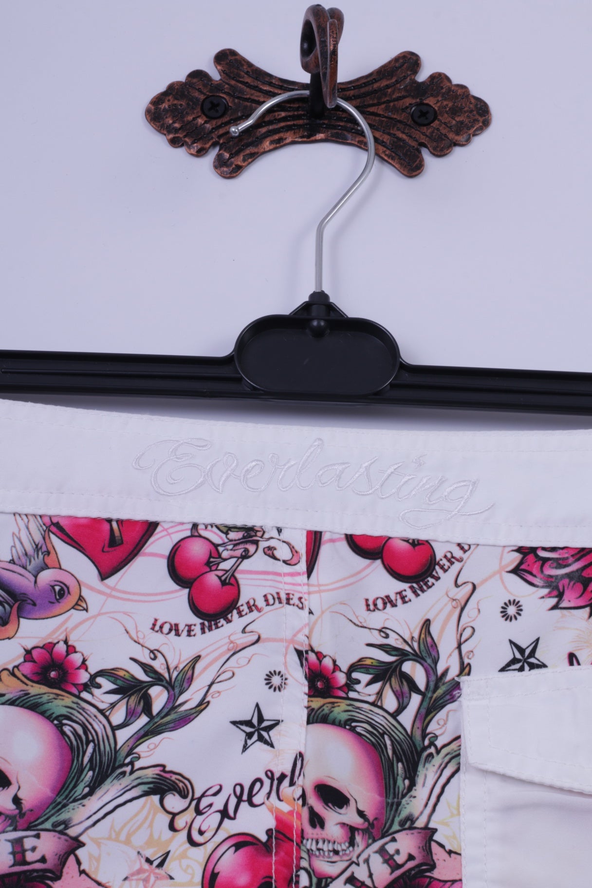 New Yorker Womens S Shorts White Skulls Love Never Dies Printed