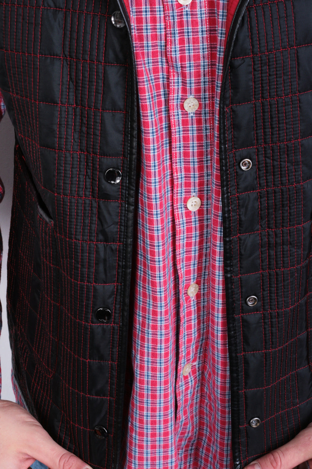 Mens M/L Waistcoat Black Red Sleeveless Bodywarmer Reversible - RetrospectClothes