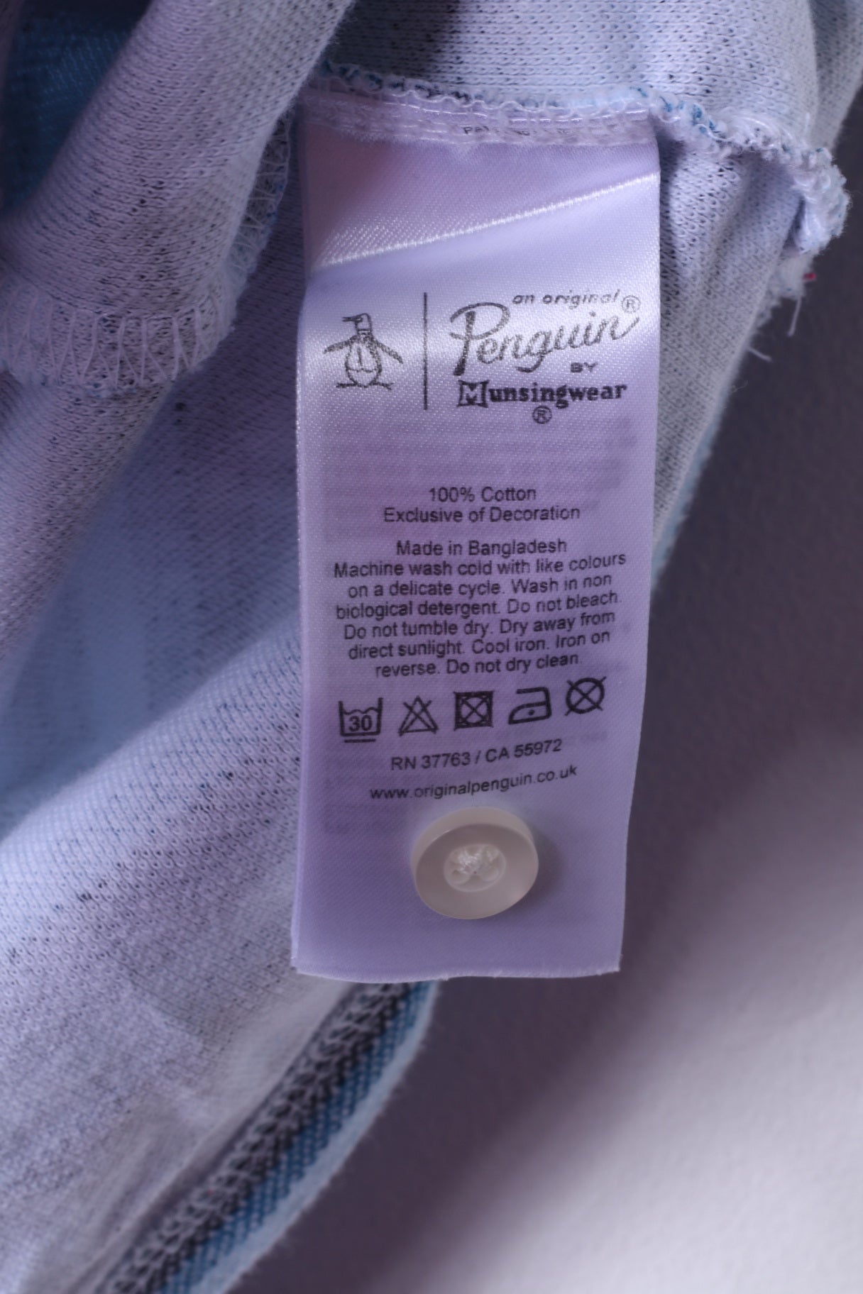 Polo da uomo Penguin L (M) Polo in cotone a righe blu con dettagli sulla parte superiore