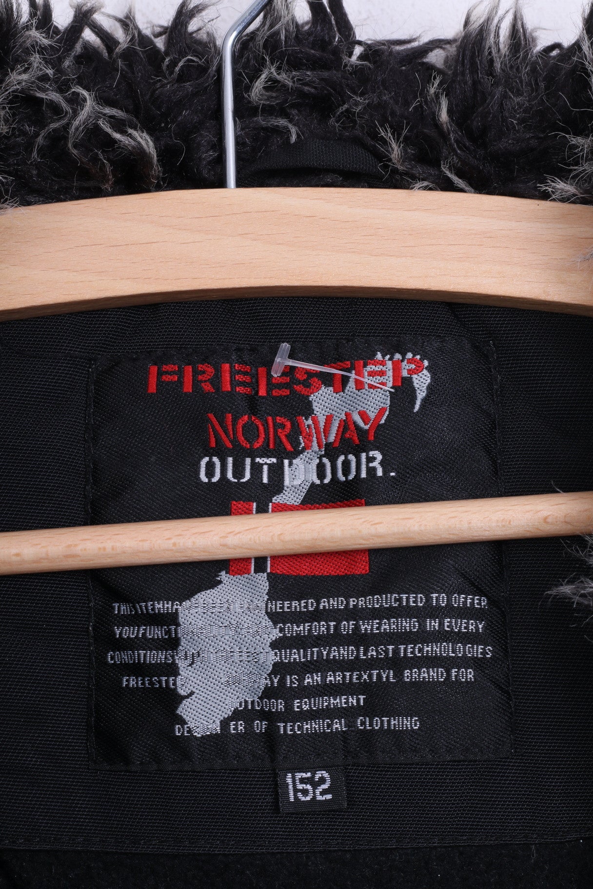 Freestep Norway Outdoor Boys 152 Veste d'hiver noire à capuche rembourrée