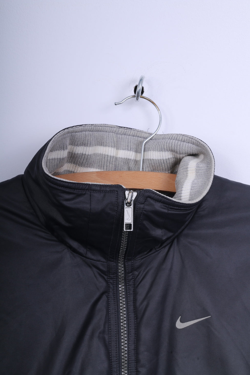 Nike Womens L 173 (M) Jacket Grey Zip Up Padded Fitted Top Just Do It