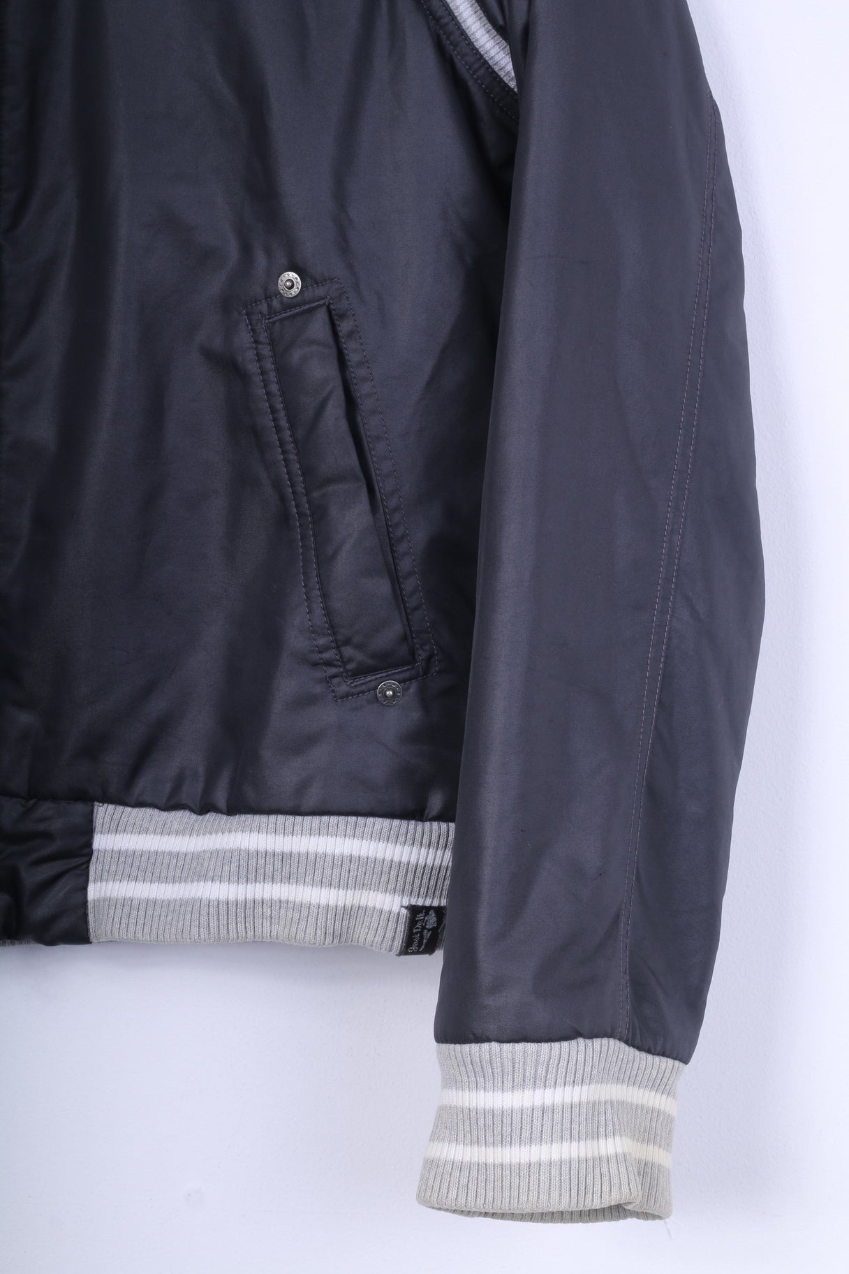 Nike Womens L 173 (M) Jacket Grey Zip Up Padded Fitted Top Just Do It