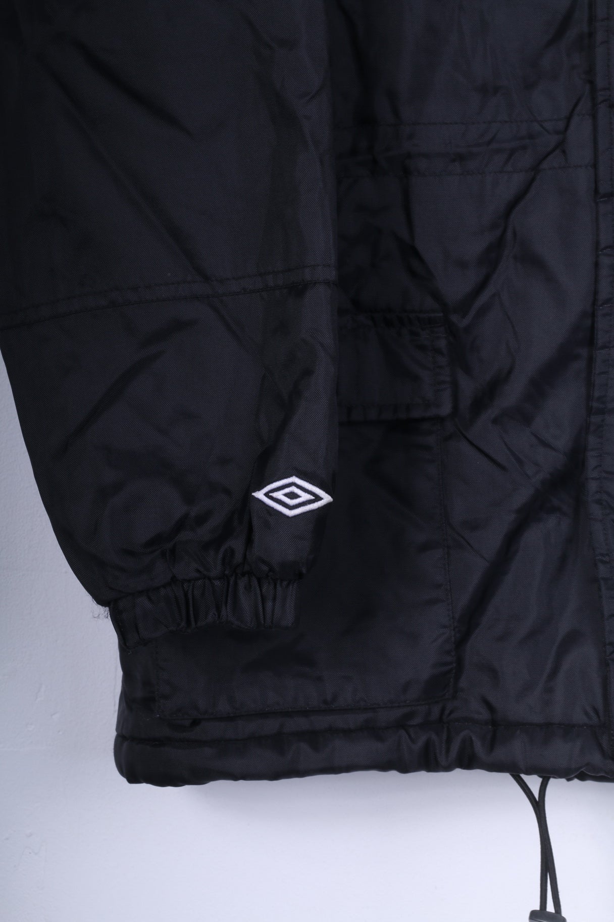 Umbro Boys XLB 164 Jacket Black Vintage Nylon Zip Up Hidden Hood Sport Top