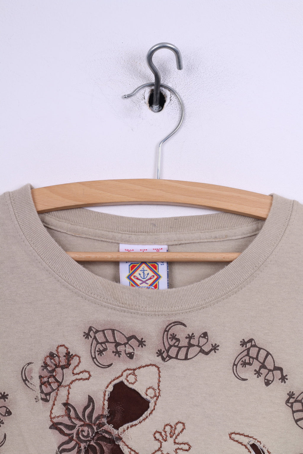 Yacht Club Mens L T-Shirt Graphic Beige Crew Neck Cotton Top Vintage