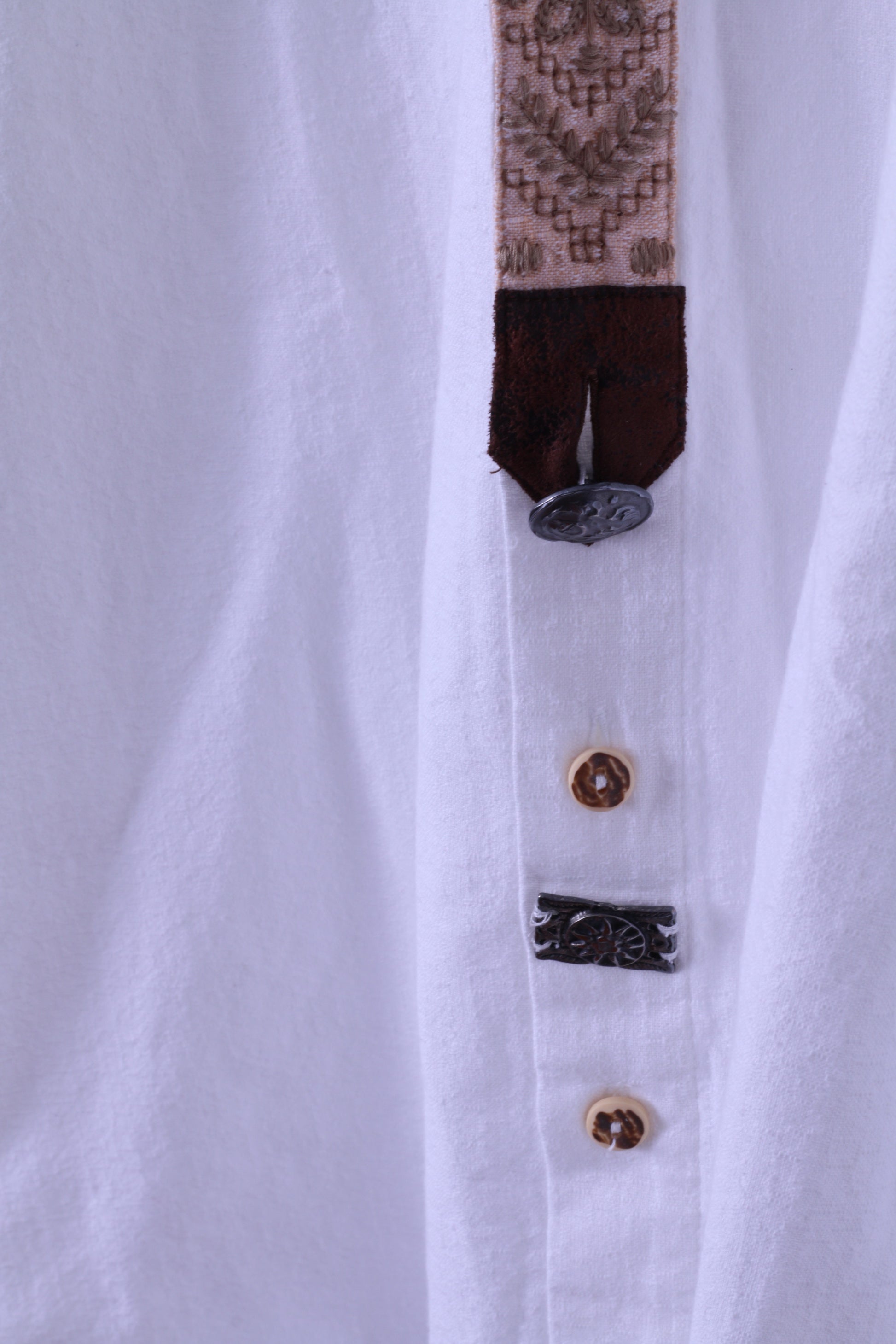 LANDHAUS C&amp;A Naturally Chemise décontractée XL 43/44 pour homme en coton blanc avec broderie Tyrol