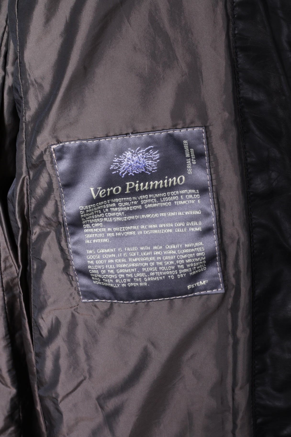 Piumino Feyem da donna M (S) nero lungo trapuntato con cerniera intera Made in Italy