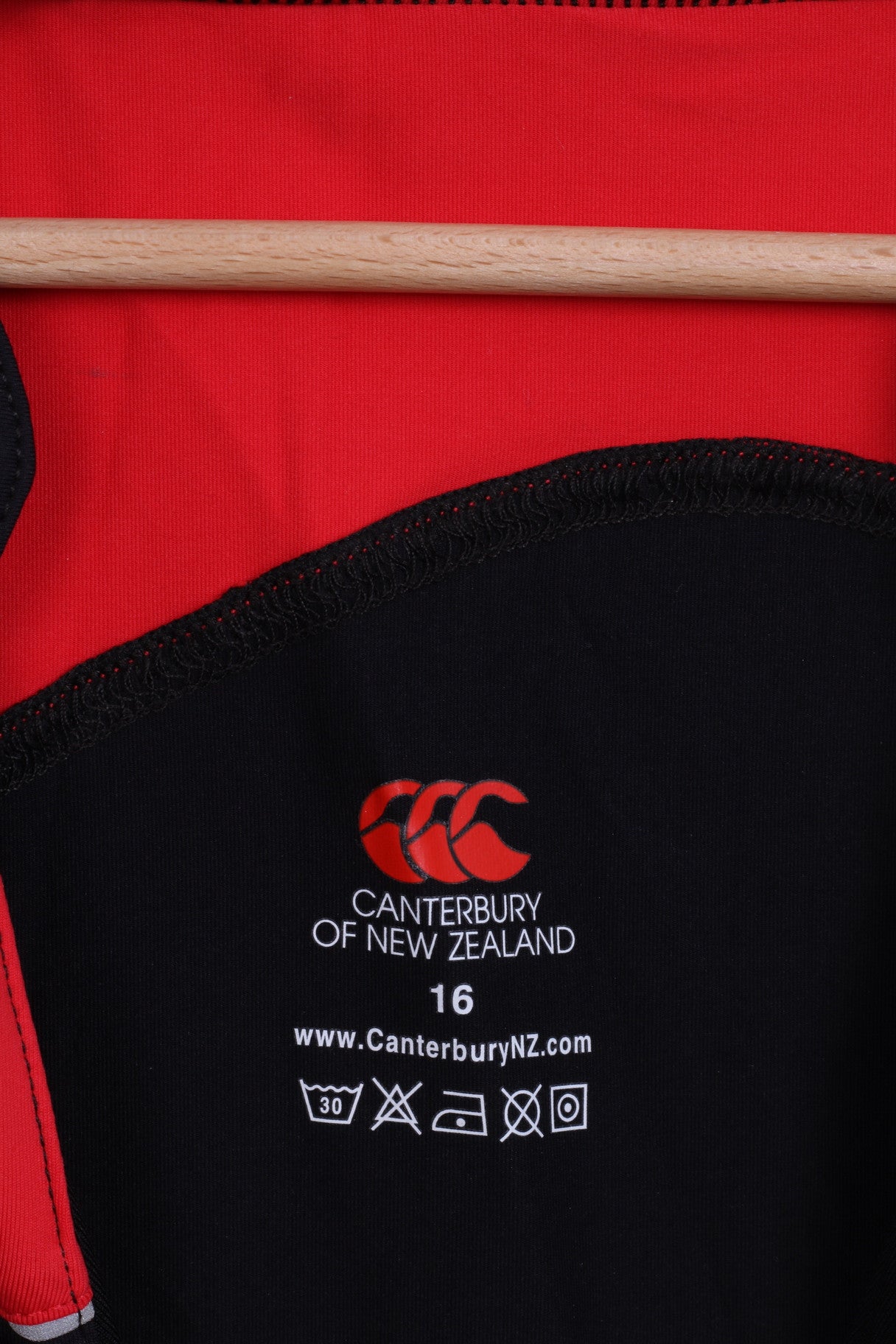 Canterbury of New Zealand Womens 16 L Shirt Nylon Sportswear Bike