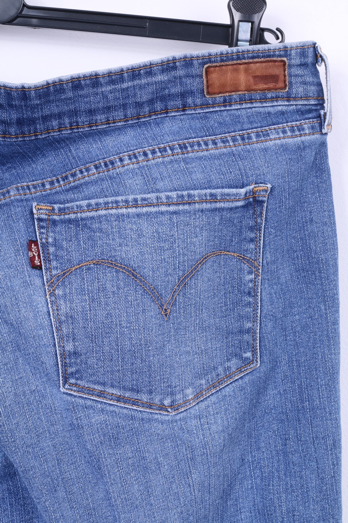 Pantaloni Levis da donna 32 Jeans con curva leggera in denim di cotone blu dritto