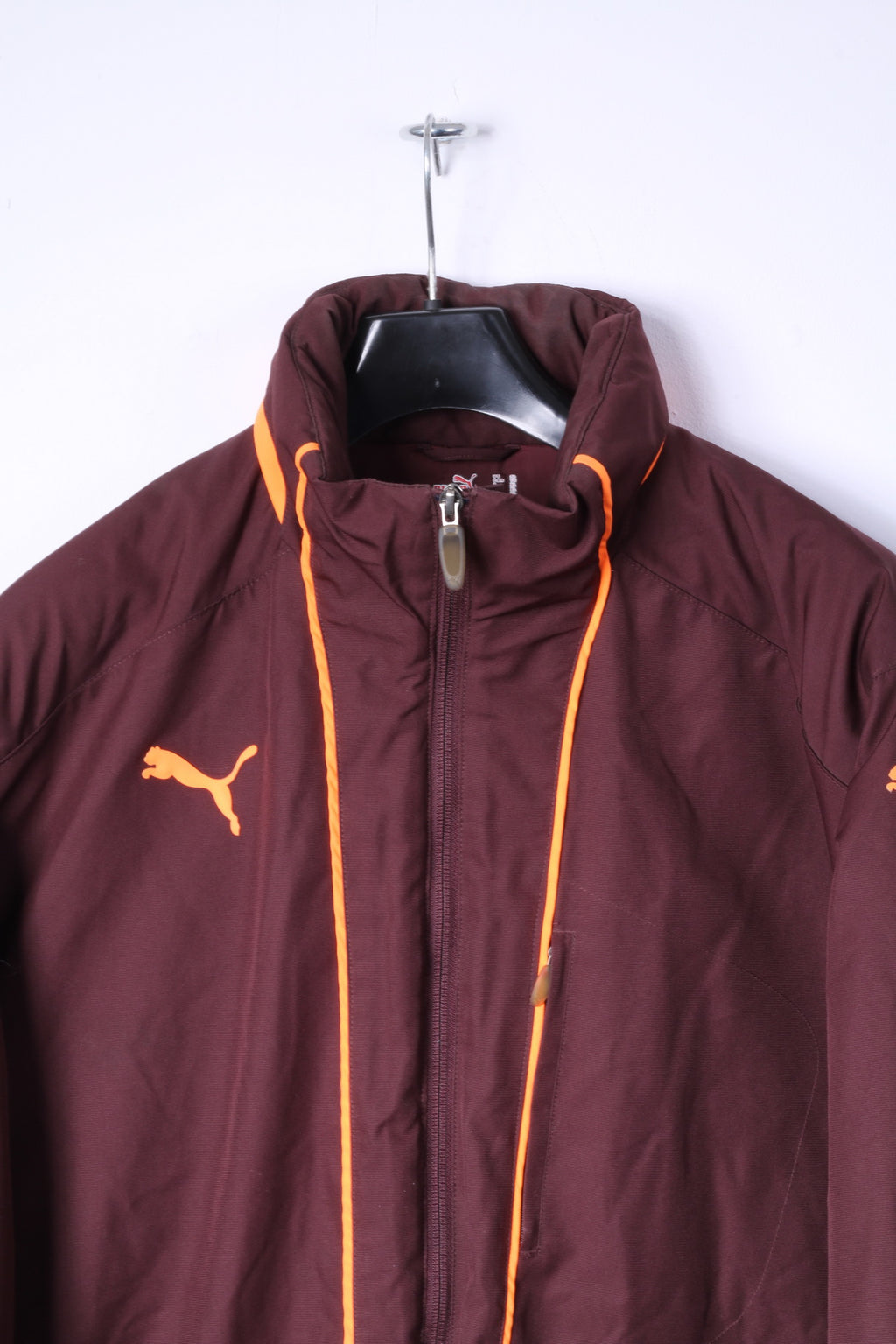 Giacca PUMA XL da uomo marrone con cerniera intera, cappuccio nascosto imbottito, logo sportivo arancione, parte superiore