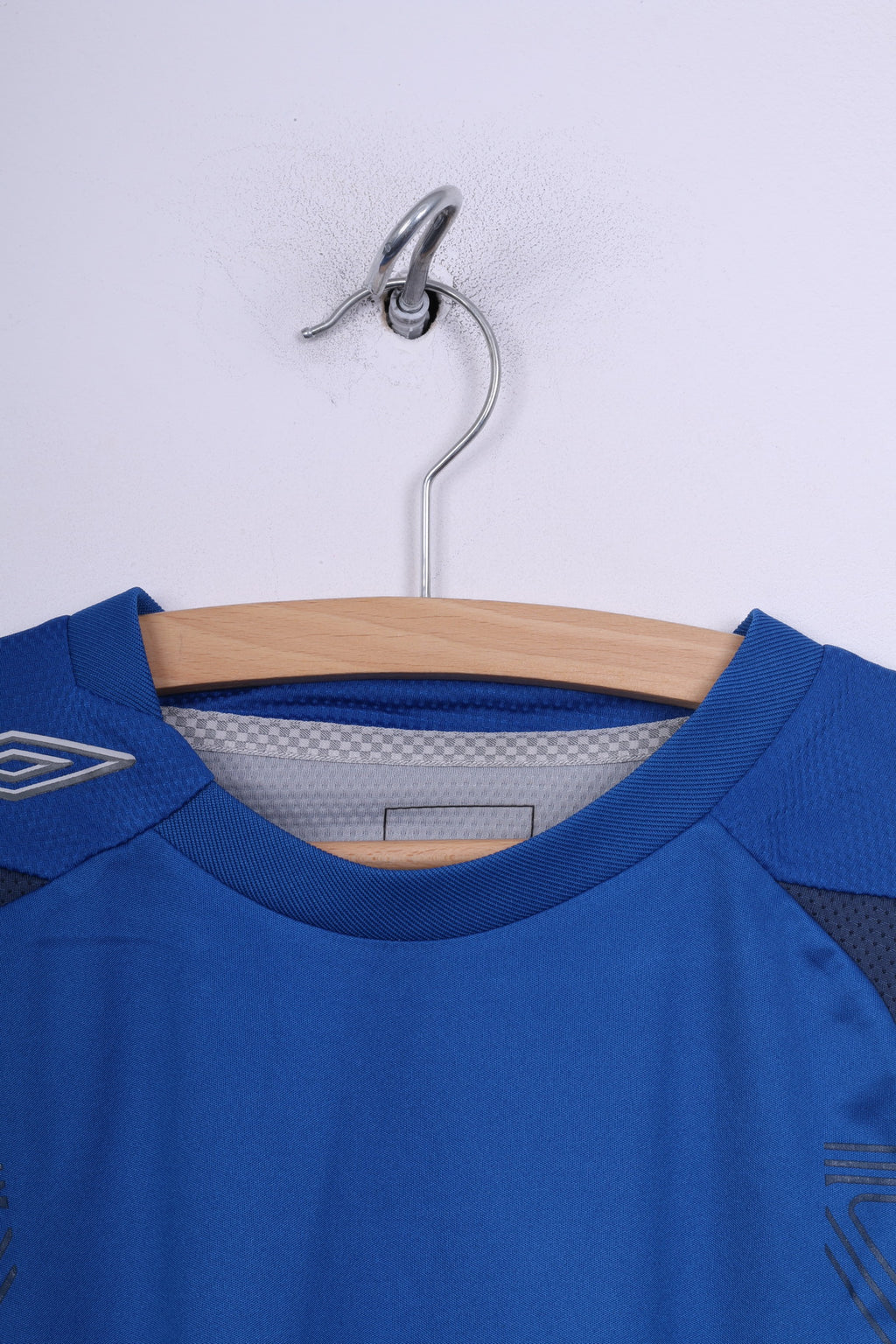Umbro Boys XL XLB 158cm Shirt Blue Jersey Sportswear Top Crew Neck