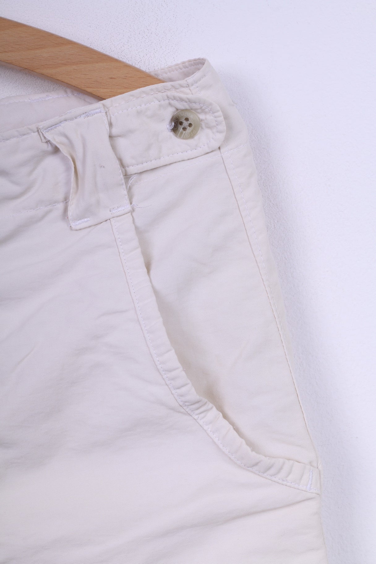 Columbia Sportswear Company Pantaloncini casual da donna in nylon color crema