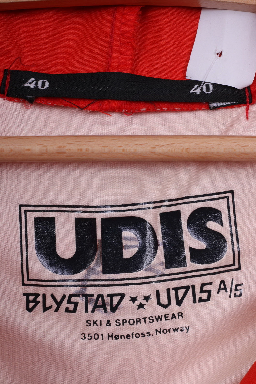 Udis Blystad Womens 40 L  Jacket Hooded Red  Sportswear Anorak Novelene Kangaroo Pocket