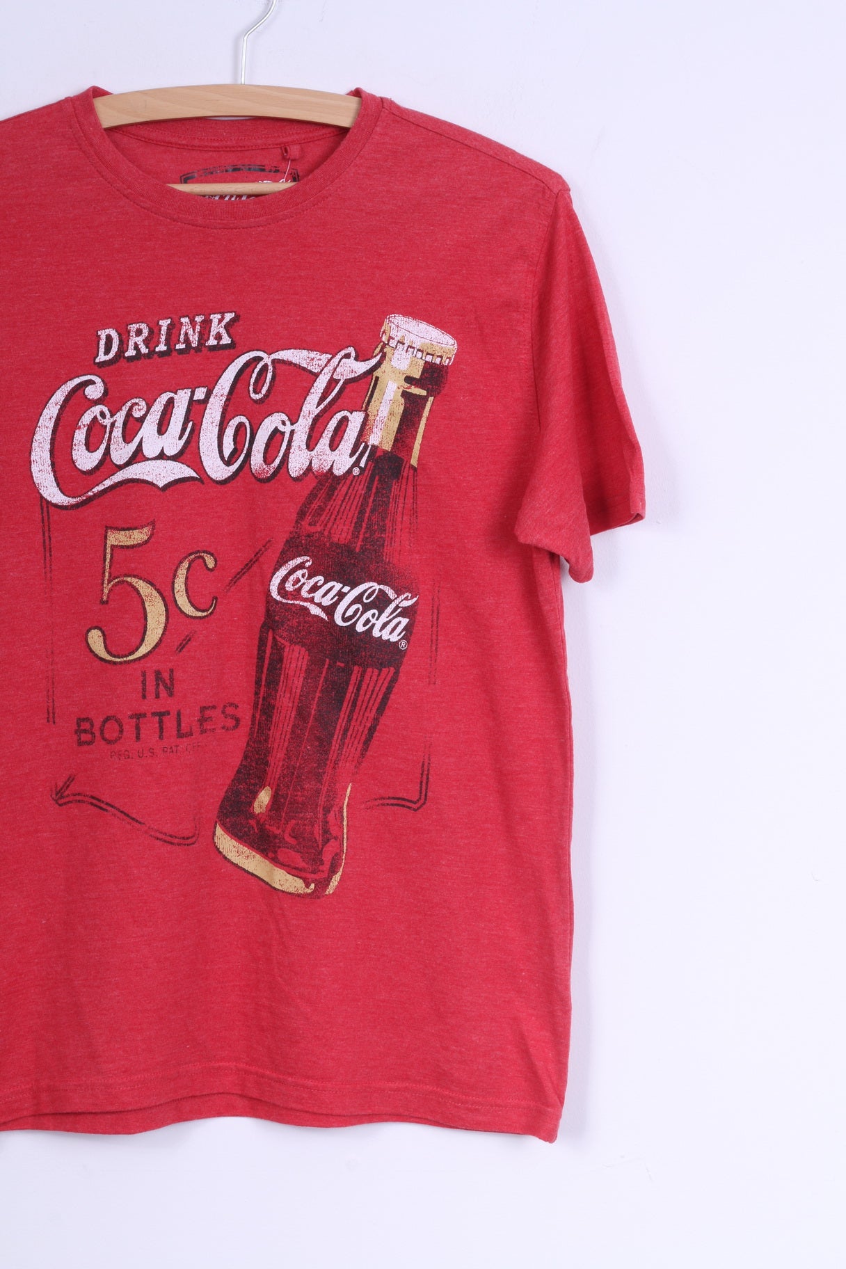 George T-shirt XS à col rond en coton graphique Coca Cola pour femme Rouge