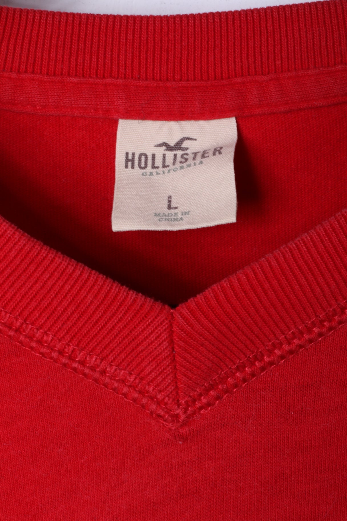 Hollister California Mens L (M) T- Shirt Red Cotton V Neck Classic Top