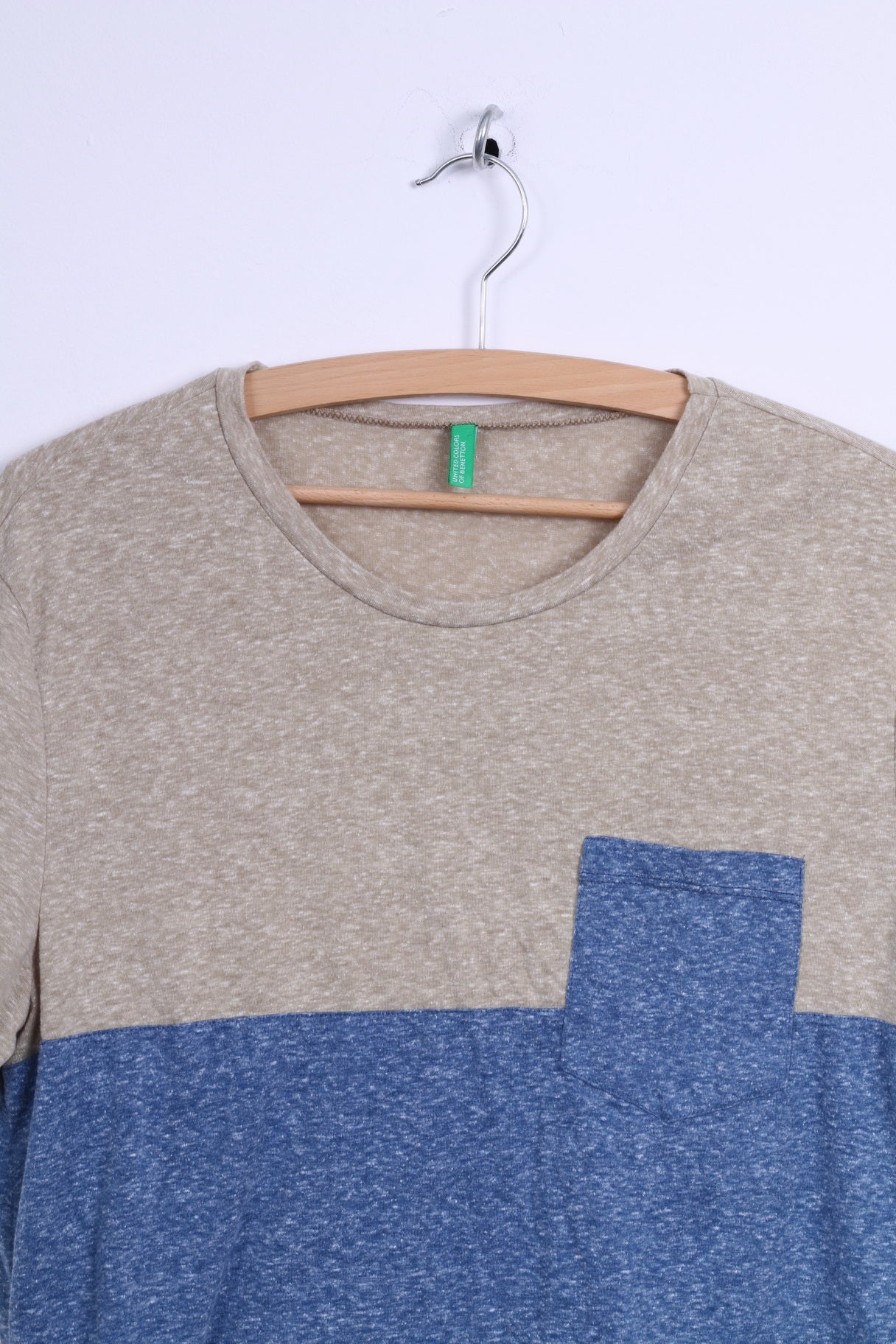 United Colors Of Benetton Mens M (S) Shirt Beige Blue Crew Neck One Pocket Casual Top