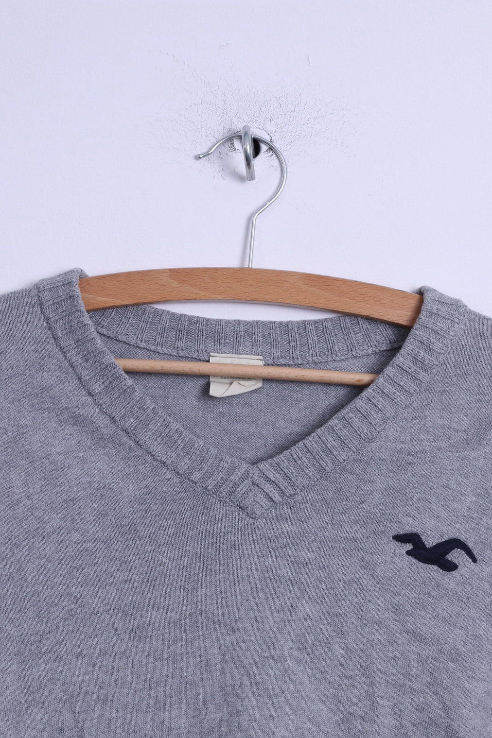 Hollister Mens L (S) Jumper Grey Cotton V Neck Light Fit Sweater